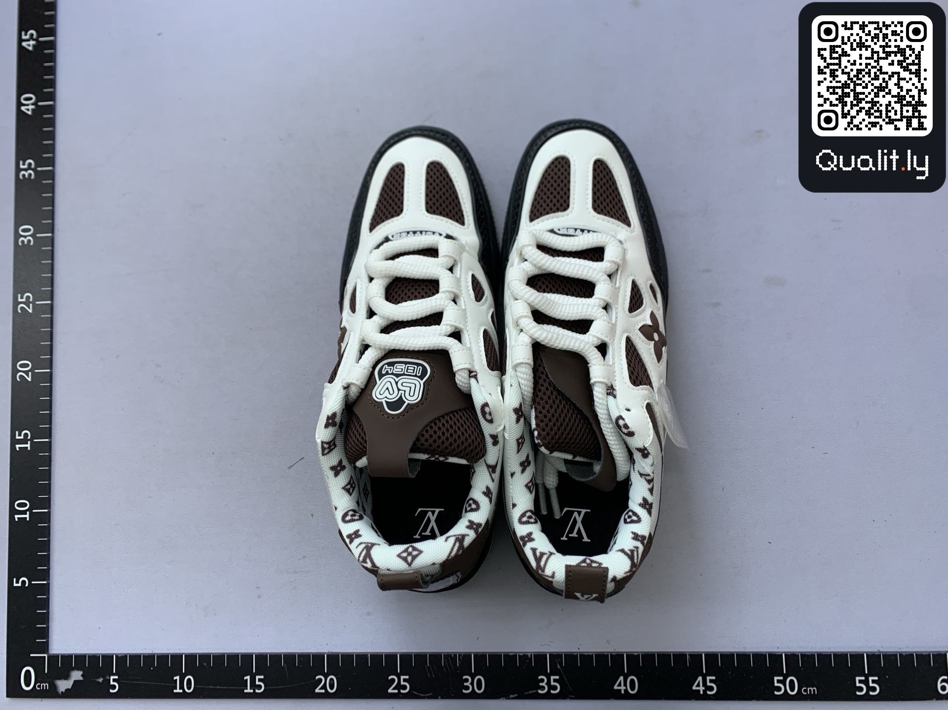 Sneakers — QC-foto 2 van 150