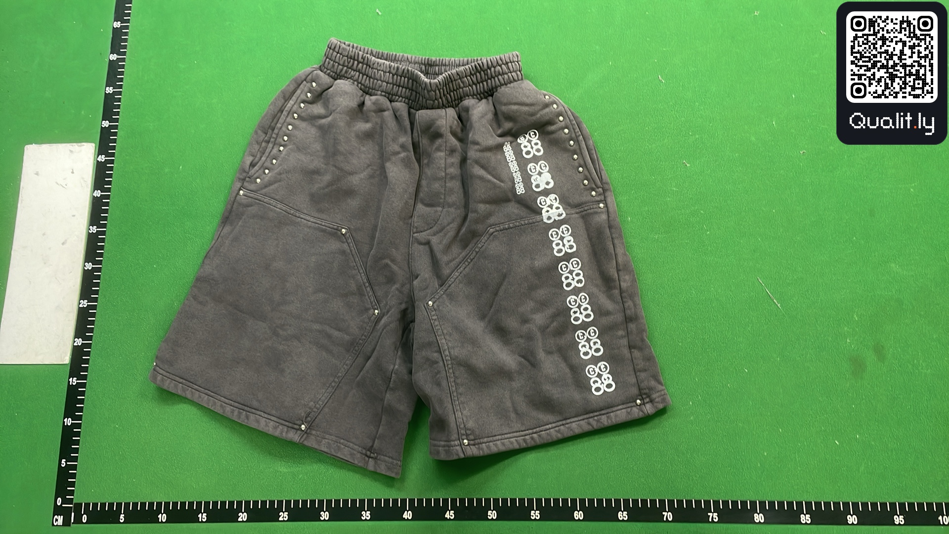 Shorts QC photo 2 of 22