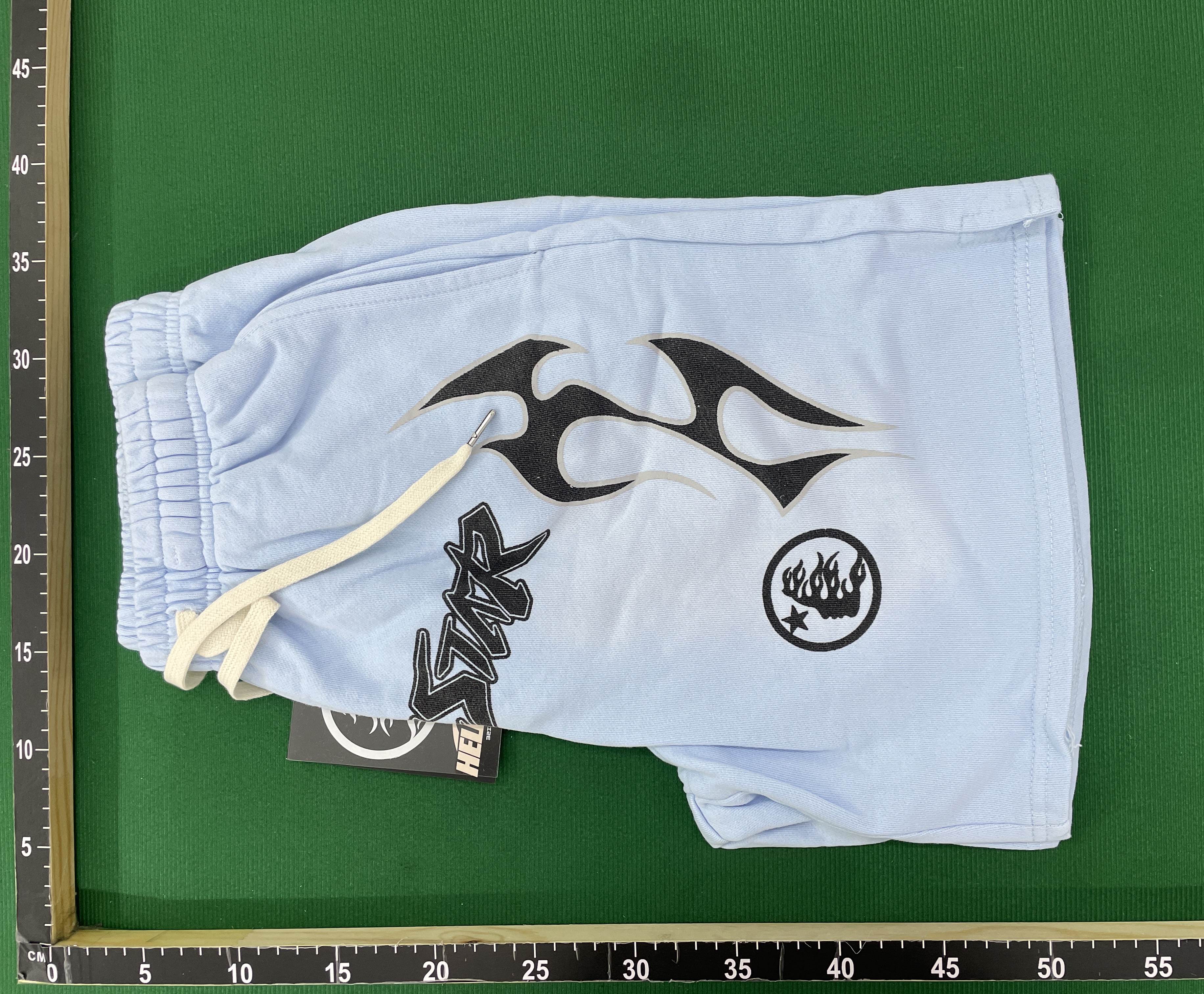 Short — photo QC 2 sur 34