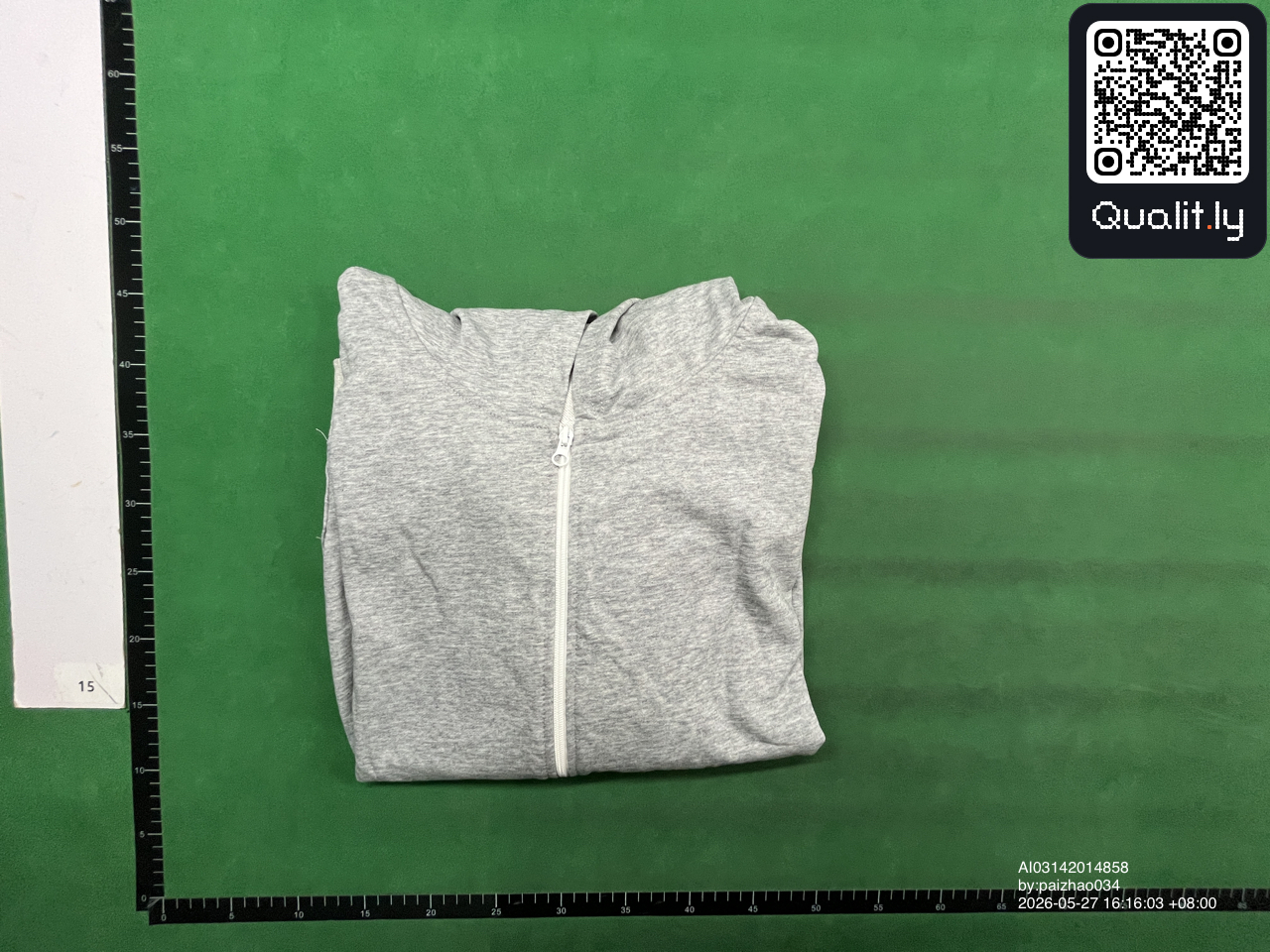 Sweat — photo QC 1 sur 4