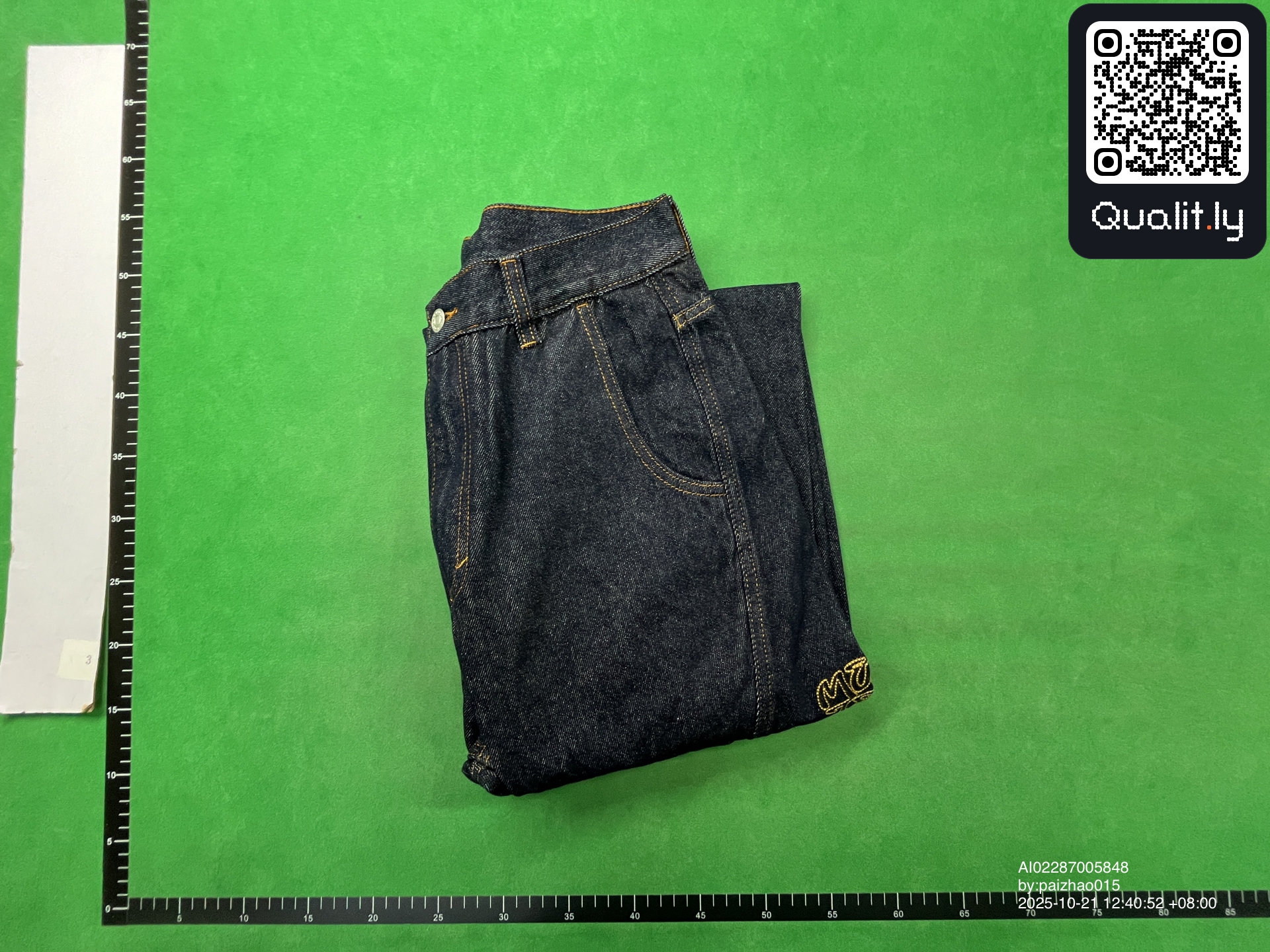 Blugi — fotografie QC 1 din 4