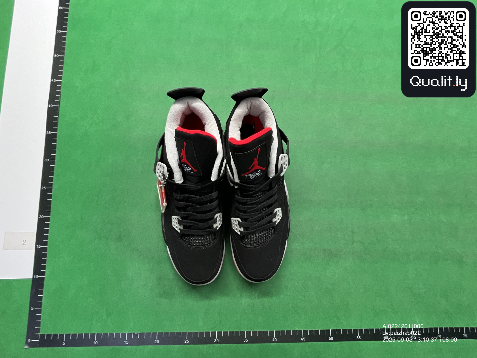 Sneakers — foto QC 1 di 6