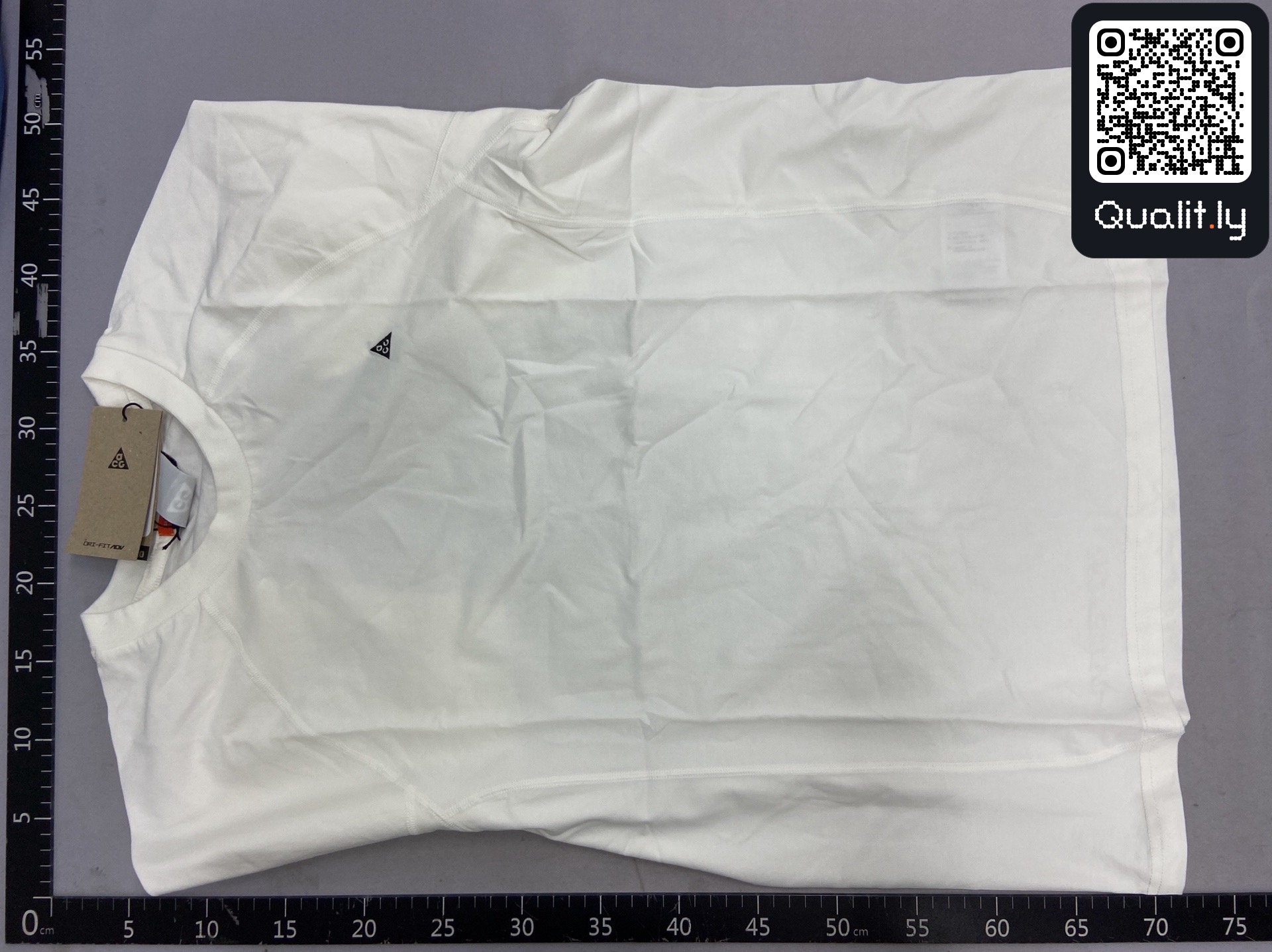 T-shirt — foto QC 3 de 22
