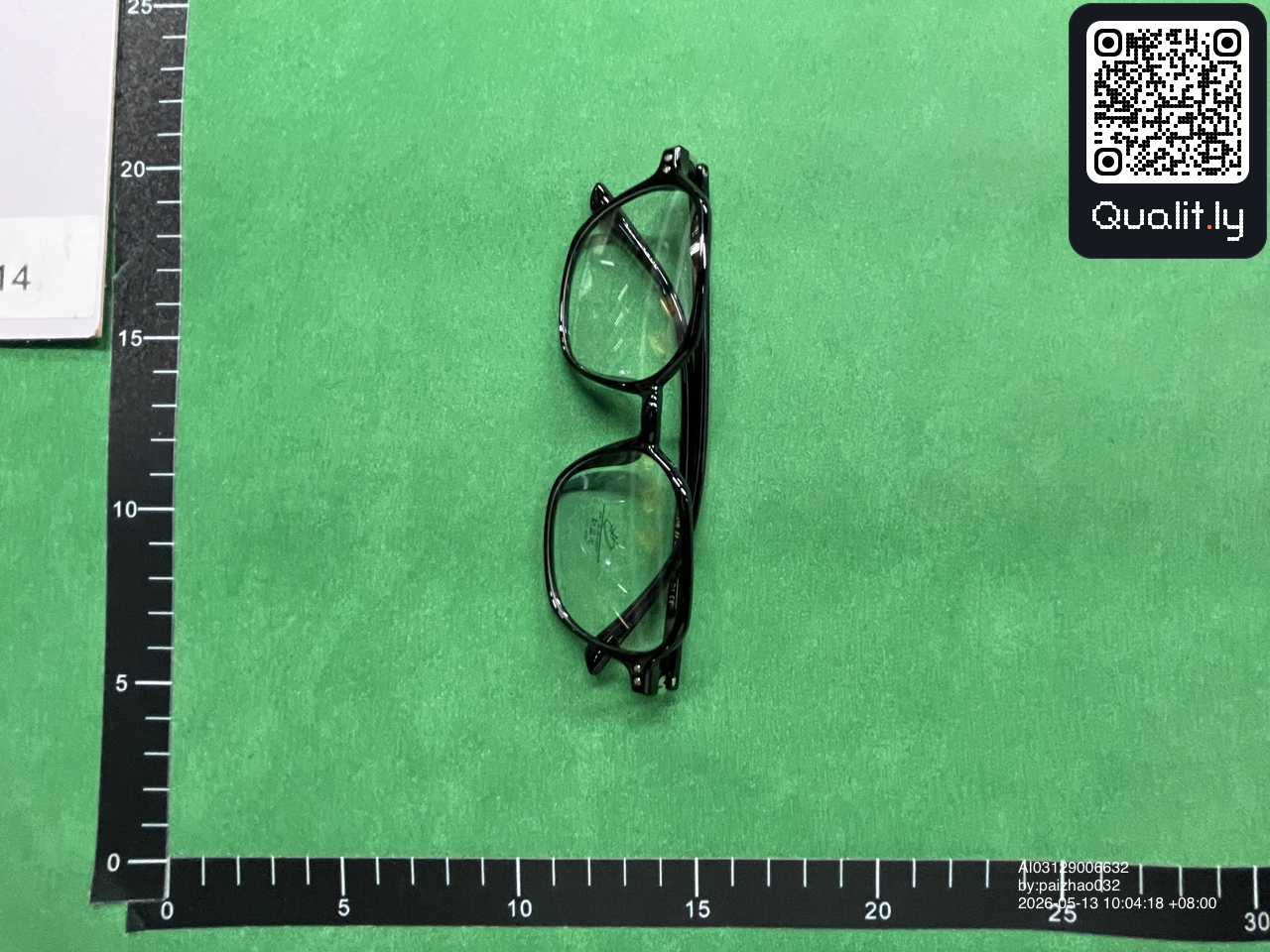 Sunglasses QC photo 1 of 6