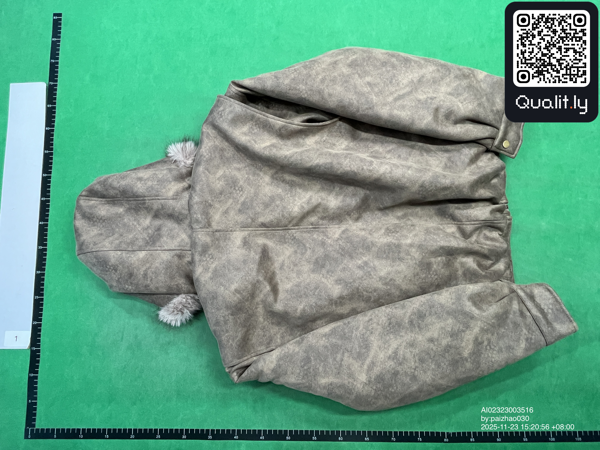 Veste — photo QC 2 sur 8