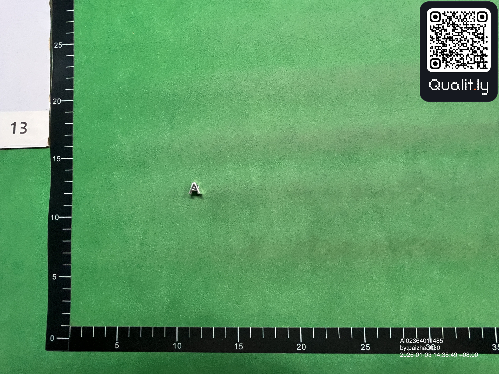 Bijuterie — fotografie QC 3 din 9