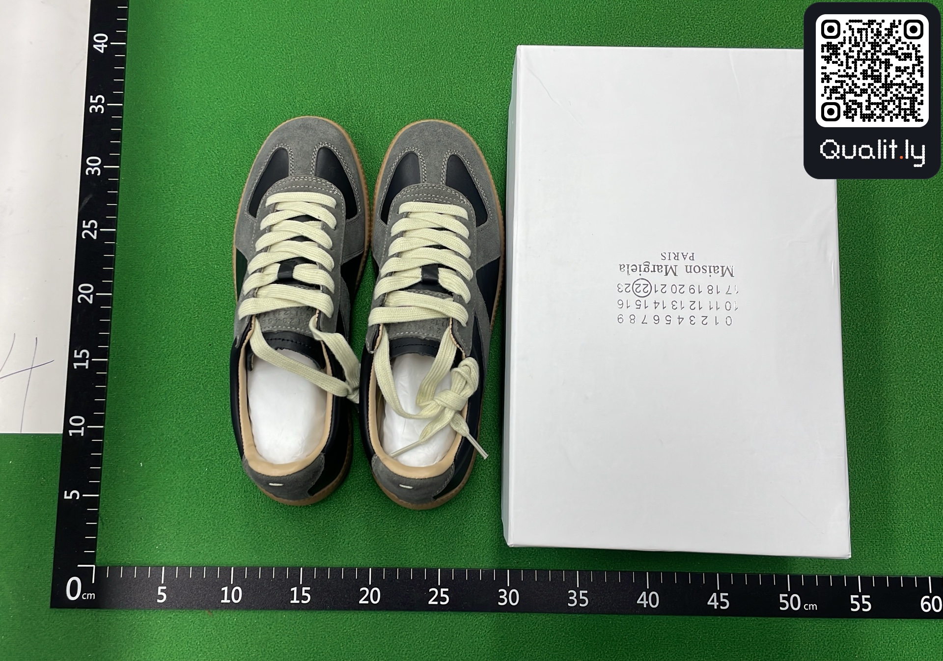 Sneakers QC photo 1 of 6