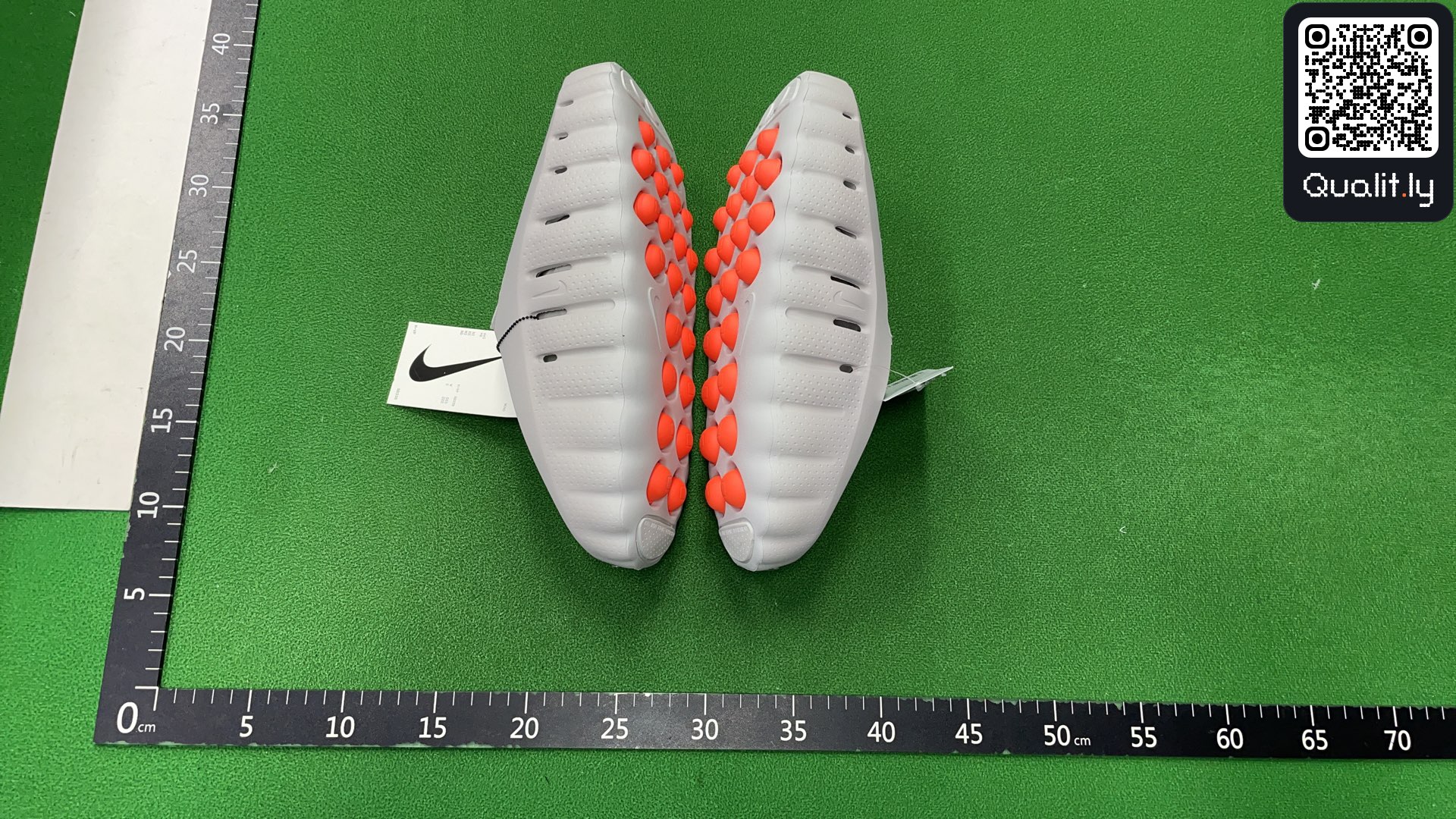 Claquettes — photo QC 3 sur 273