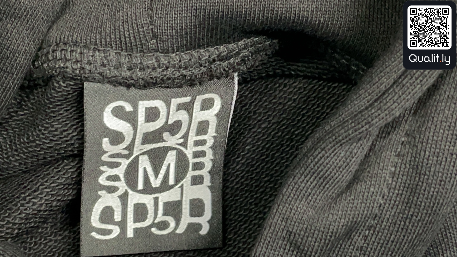 Hoodie — QC-foto 1 av 255