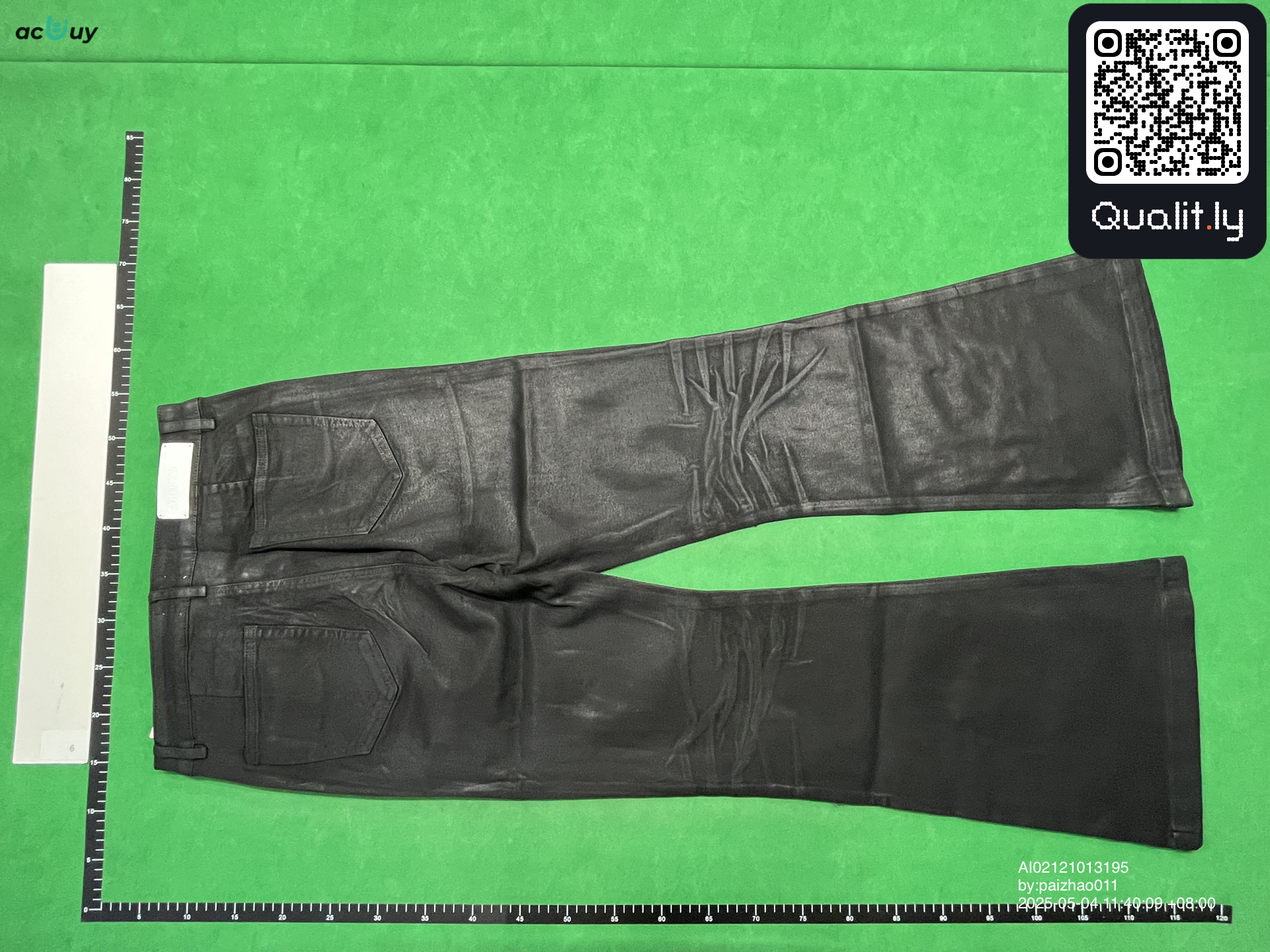 Jeans — QC-foto 2 av 4