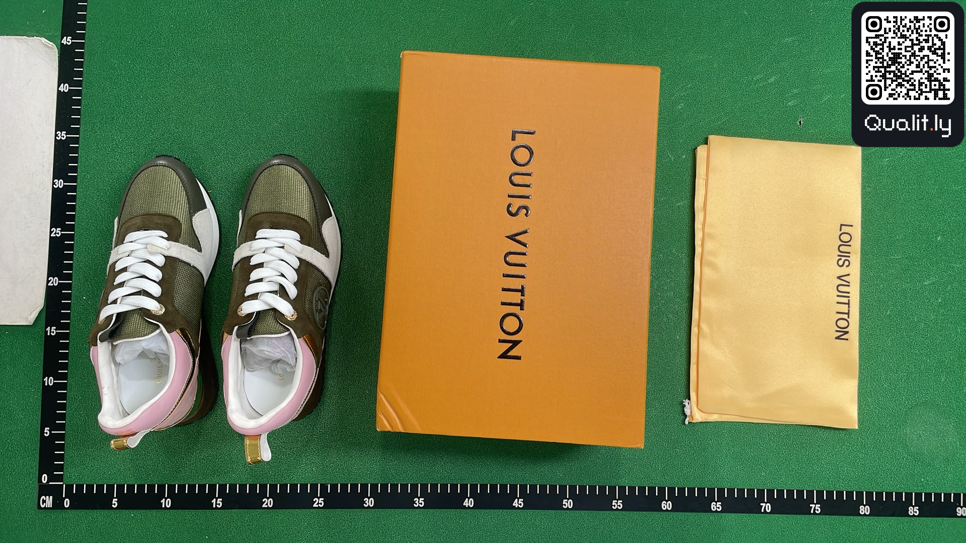 Sneakers — QC-foto 1 van 24