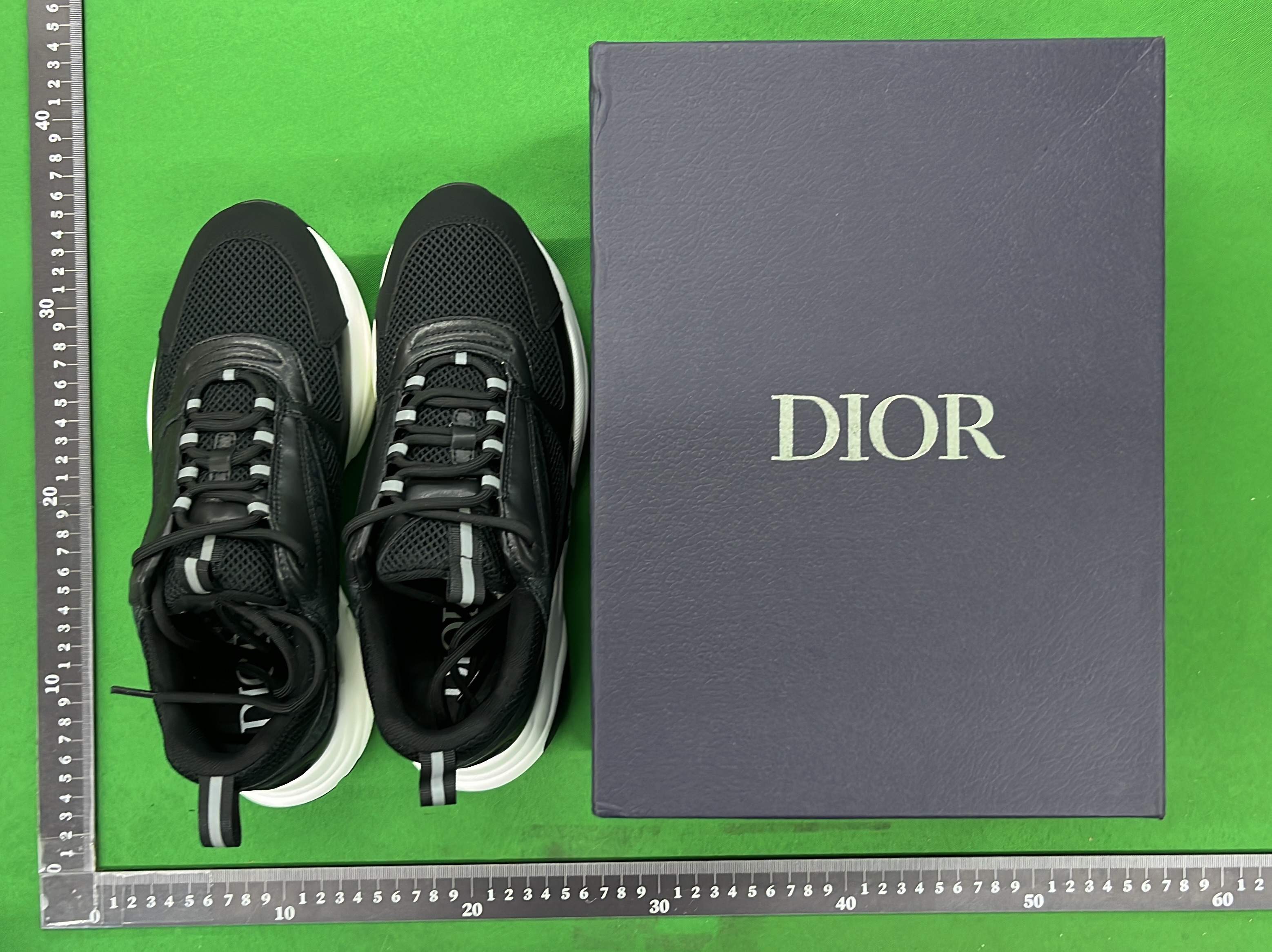 Sneakers — QC-foto 1 av 24