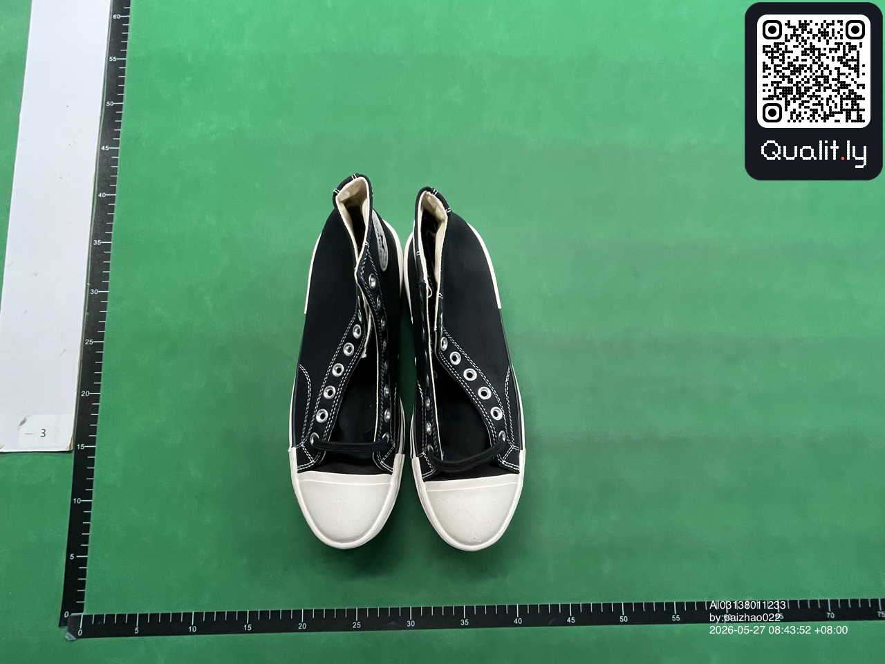 球鞋 QC 照片 1 / 6