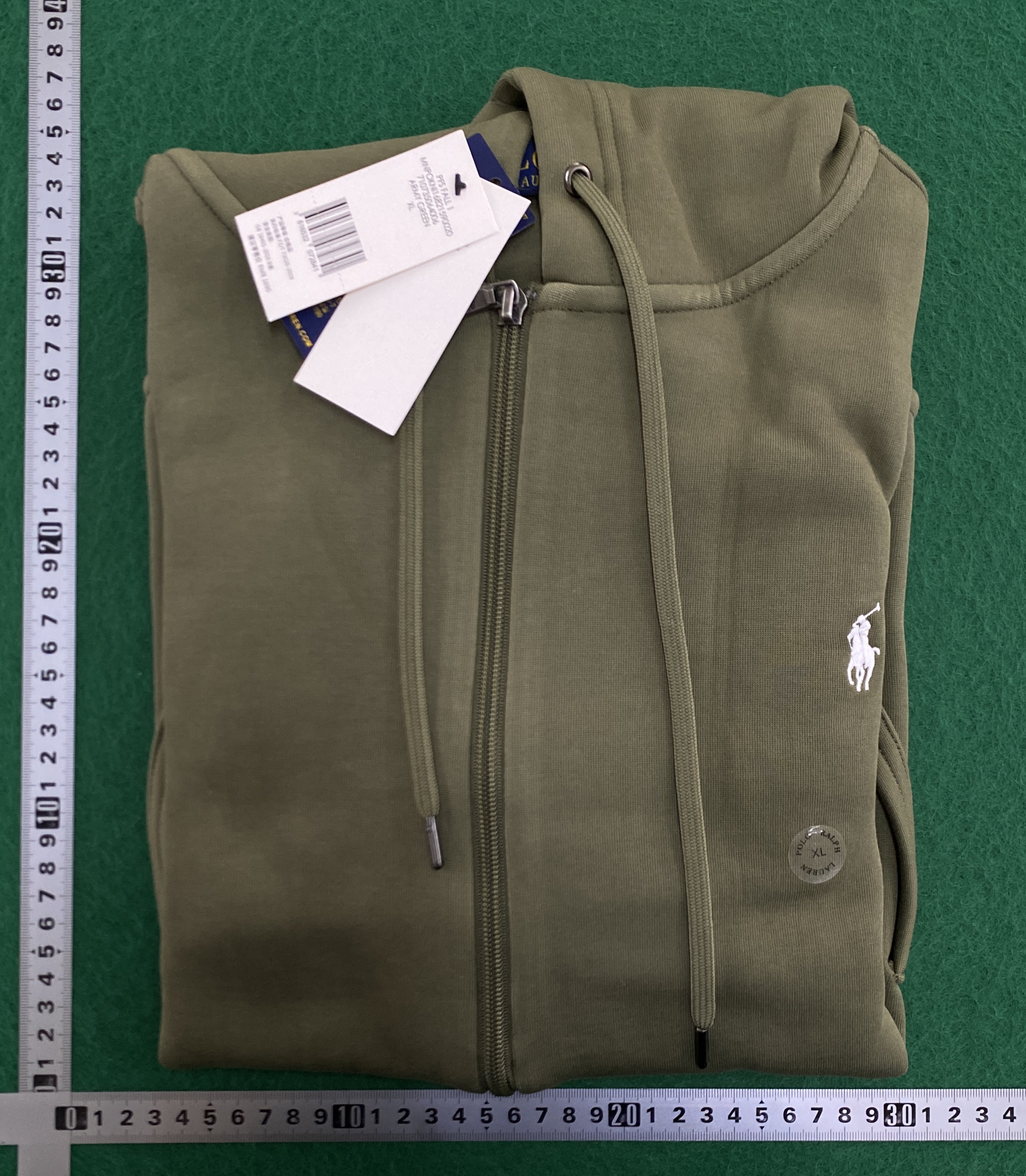 Sweat à capuche — photo QC 1 sur 68