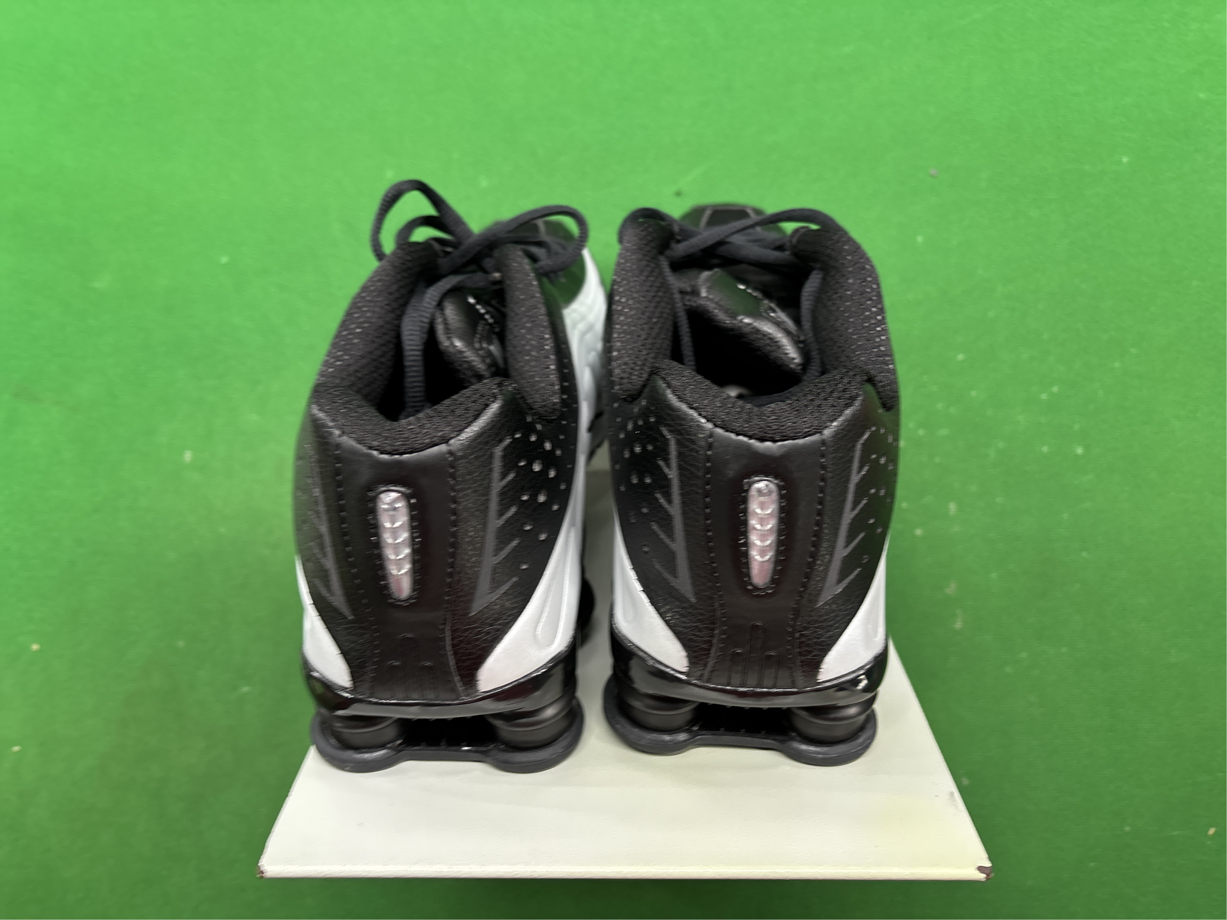Sneakers — foto QC 3 di 102