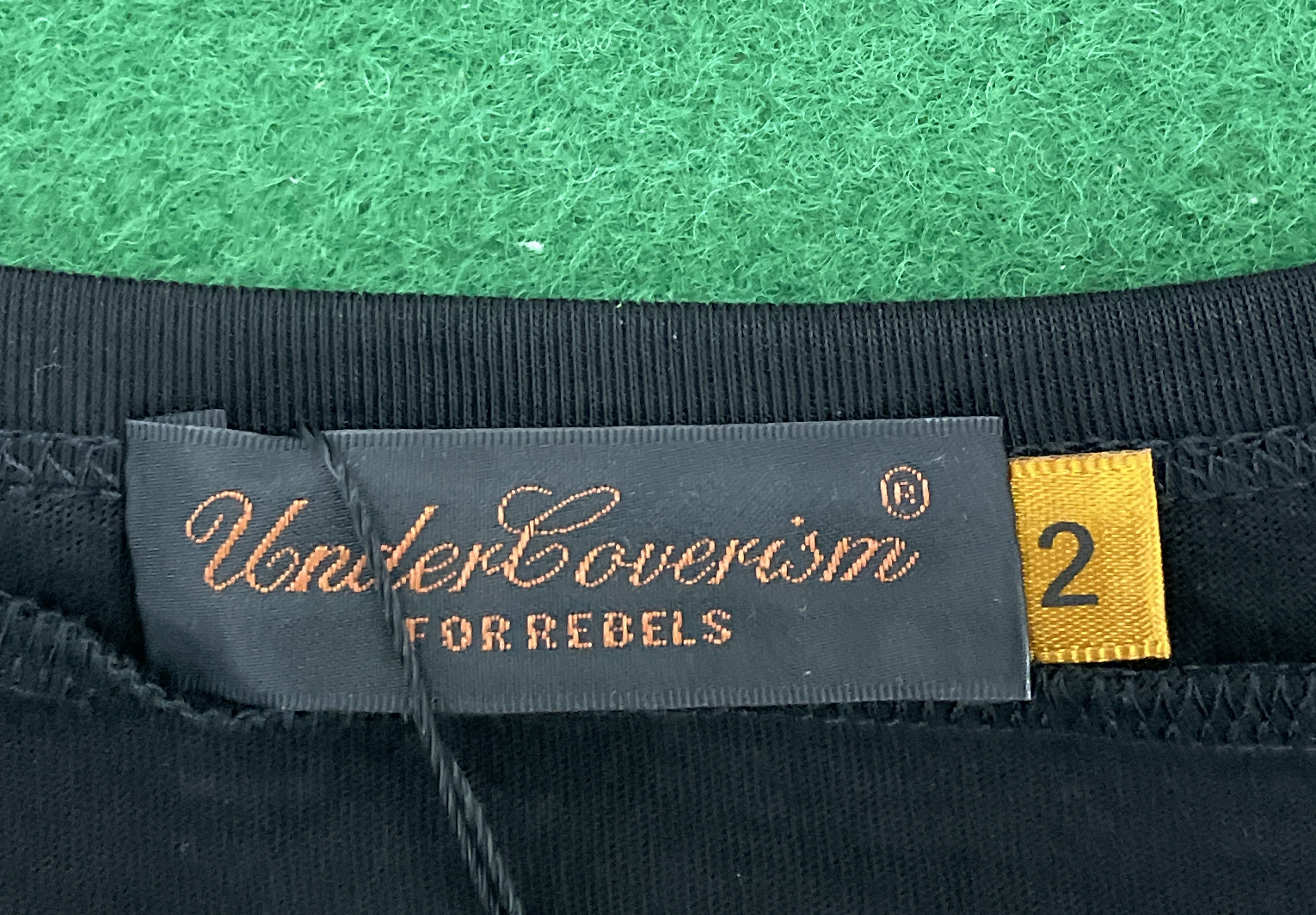 Camiseta — foto QC 2 de 48