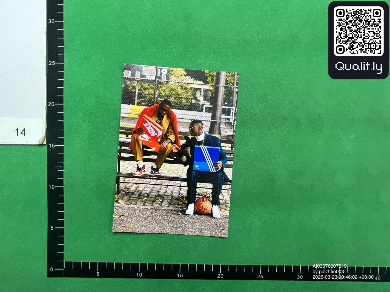 球鞋 QC 照片 1 / 3
