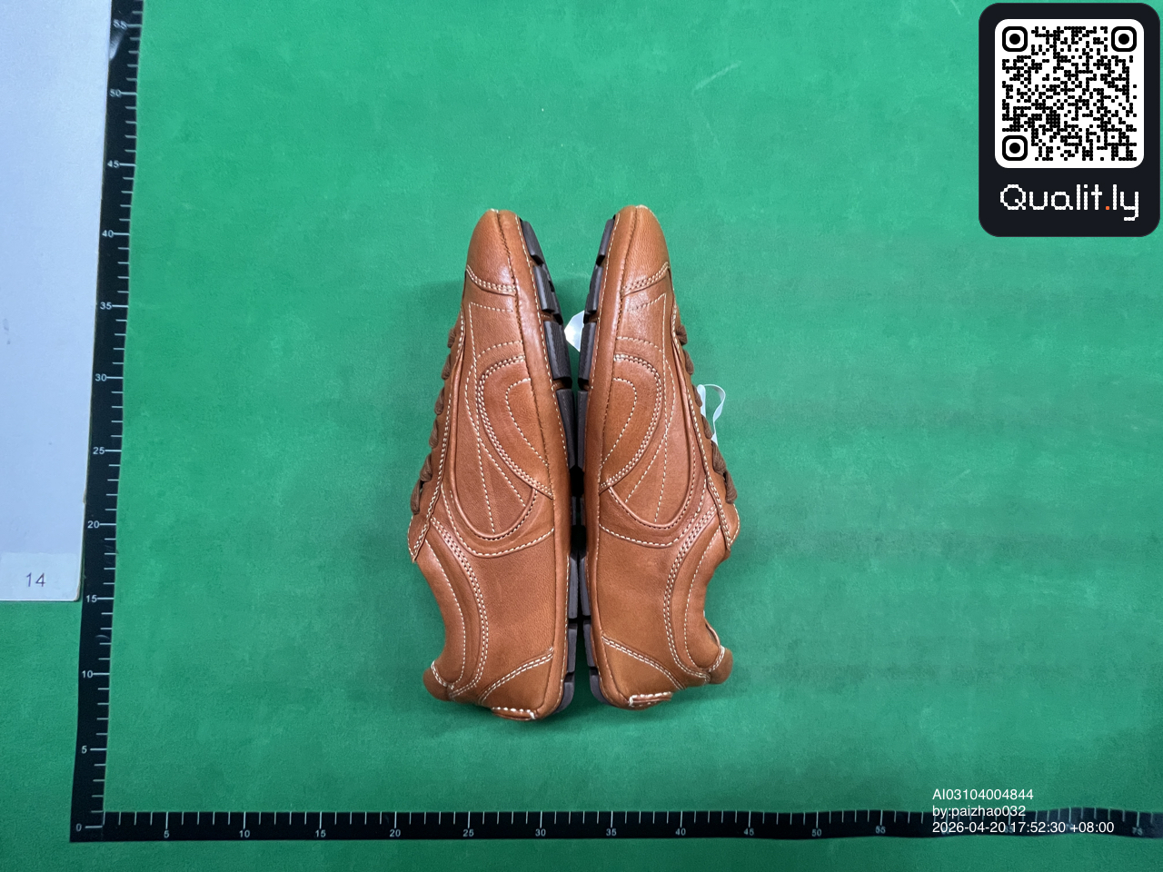 Sneaker — QC-Foto 3 von 10