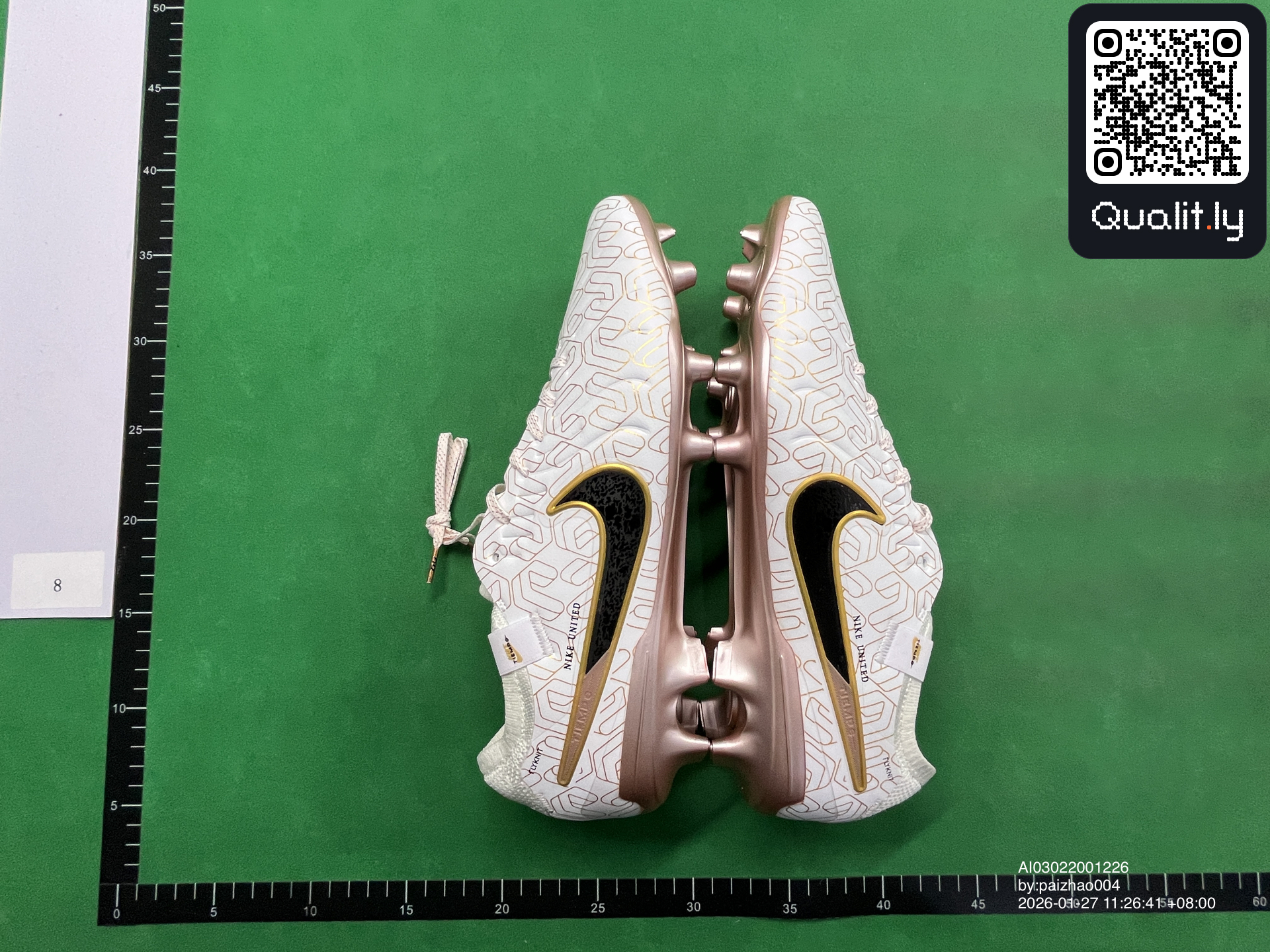 Sneakers QC photo 1 of 48