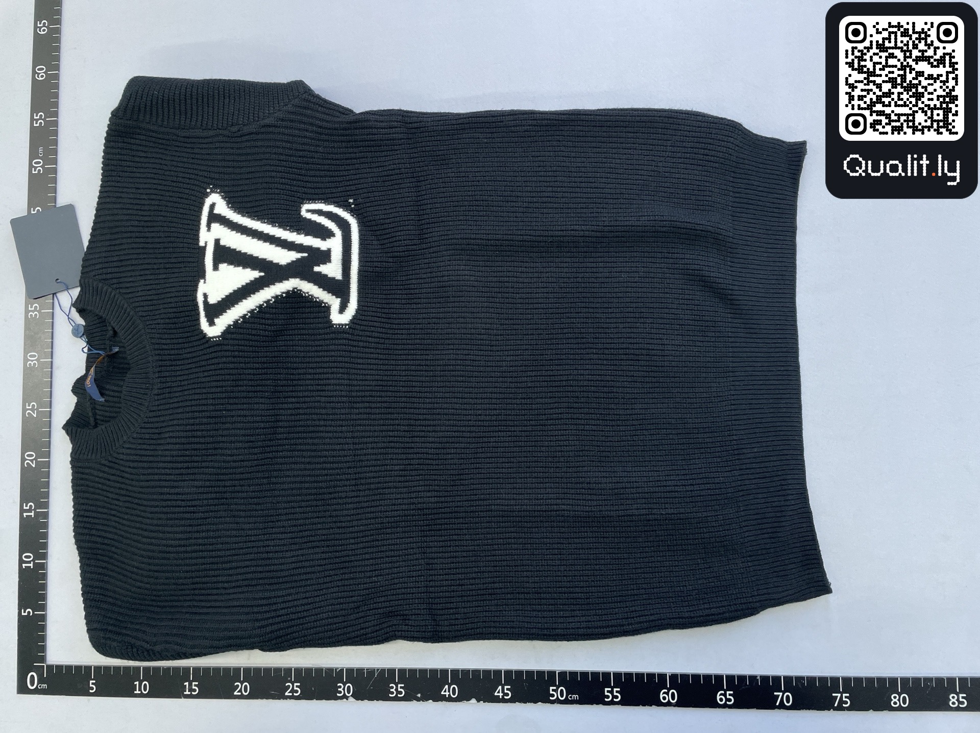 Sweater QC photo 3 of 16