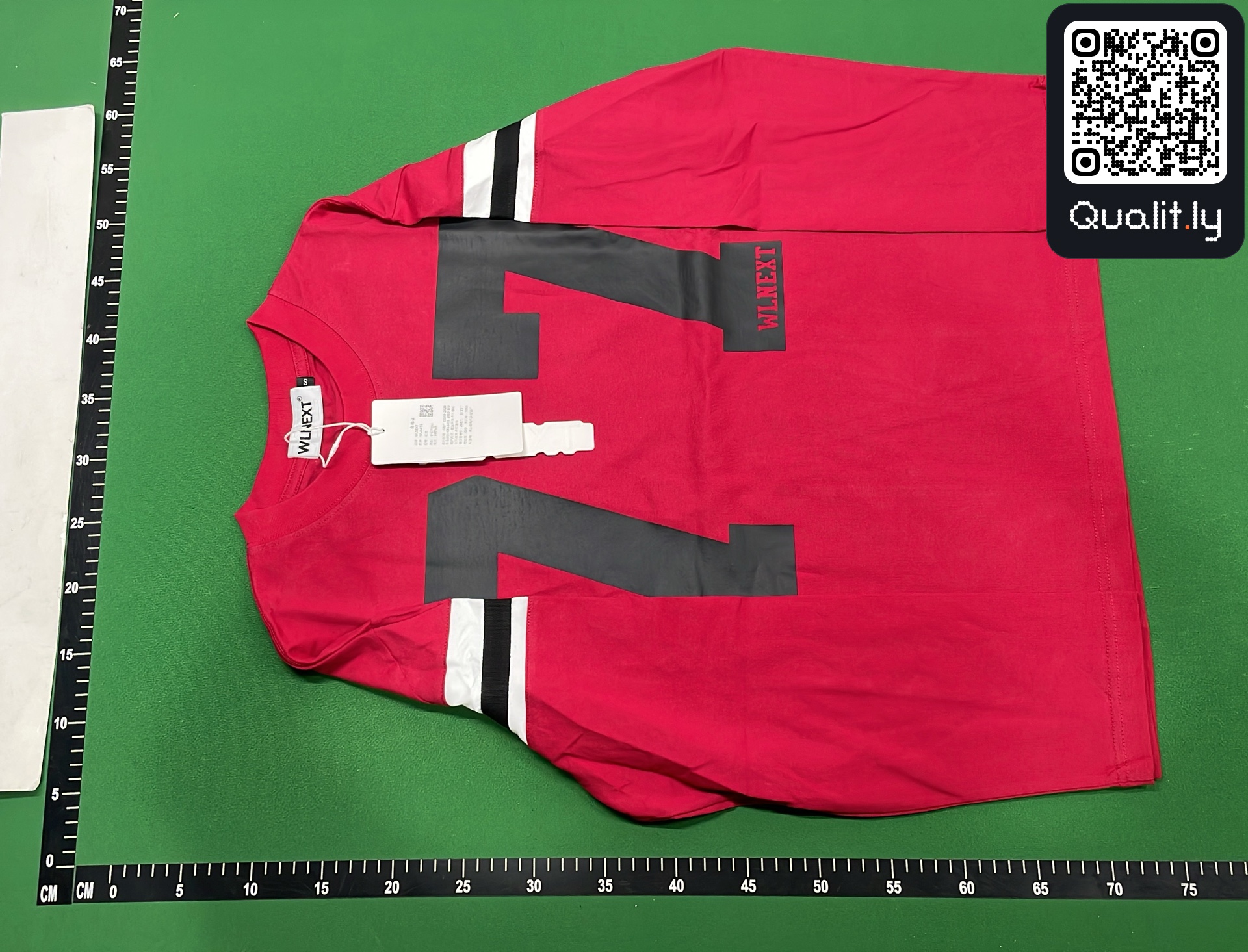 Camiseta — foto QC 2 de 12