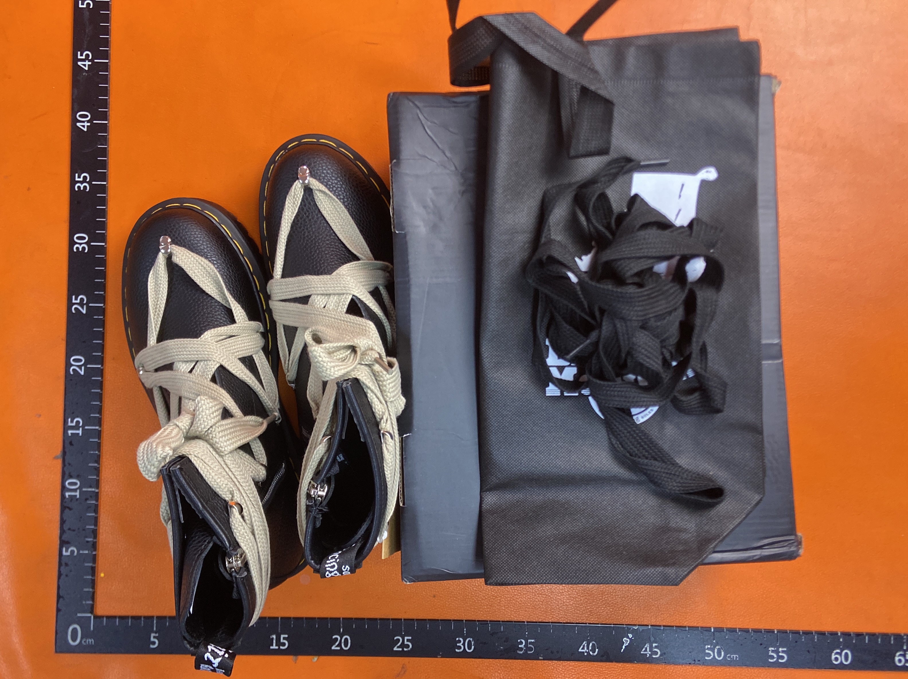 Sneakers — QC-foto 1 van 139