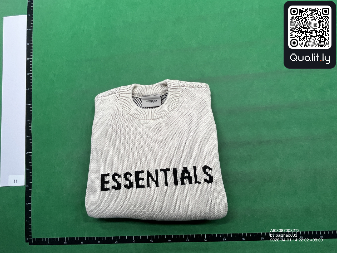Pull — photo QC 1 sur 8