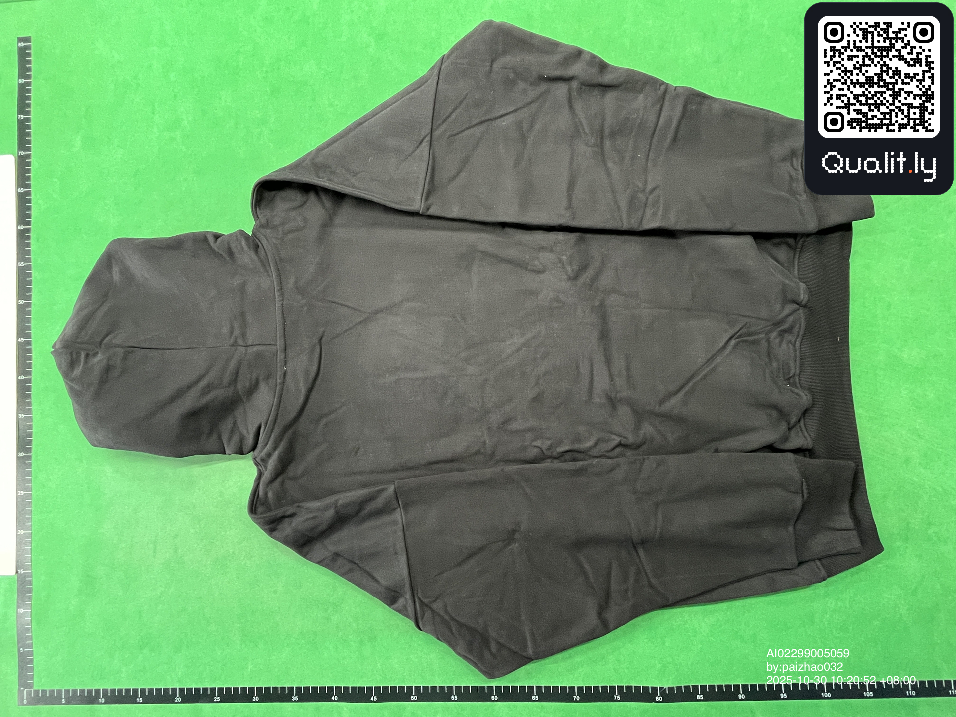 Hoodie — QC-foto 2 av 4