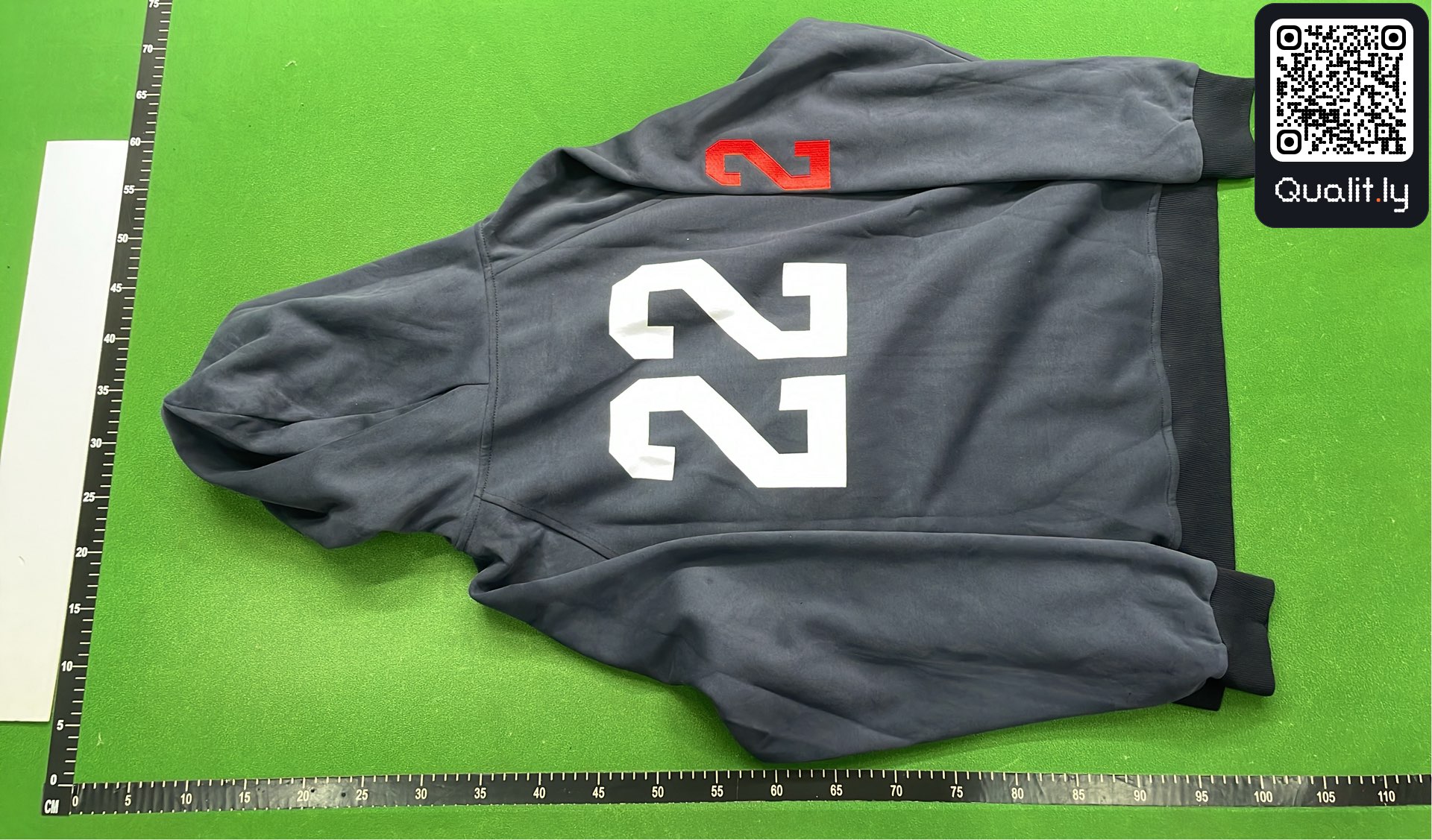 Hoodie — QC-Foto 3 von 14