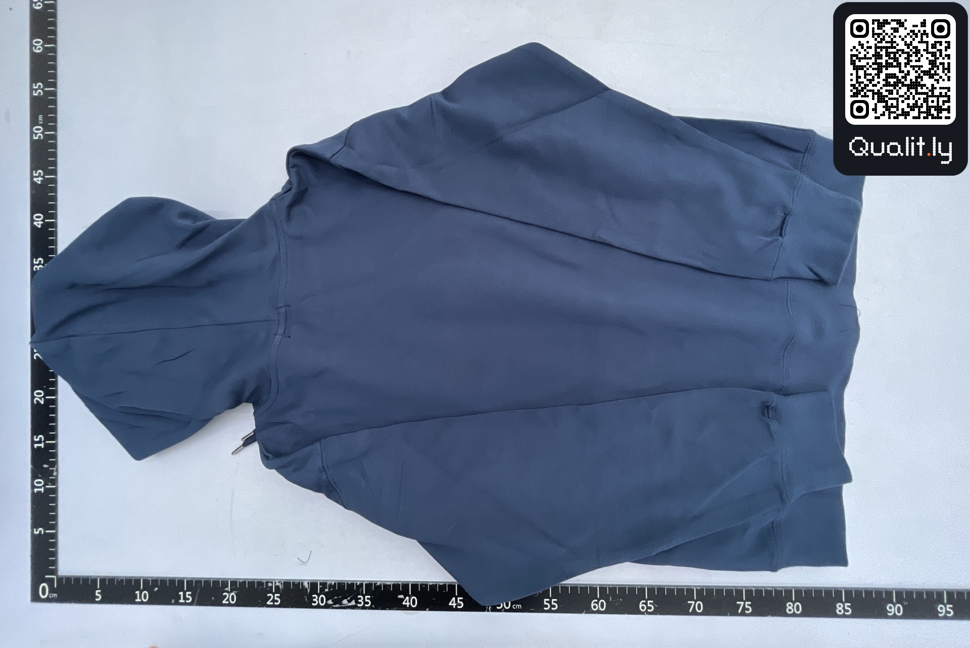 Hoodie QC photo 2 of 160