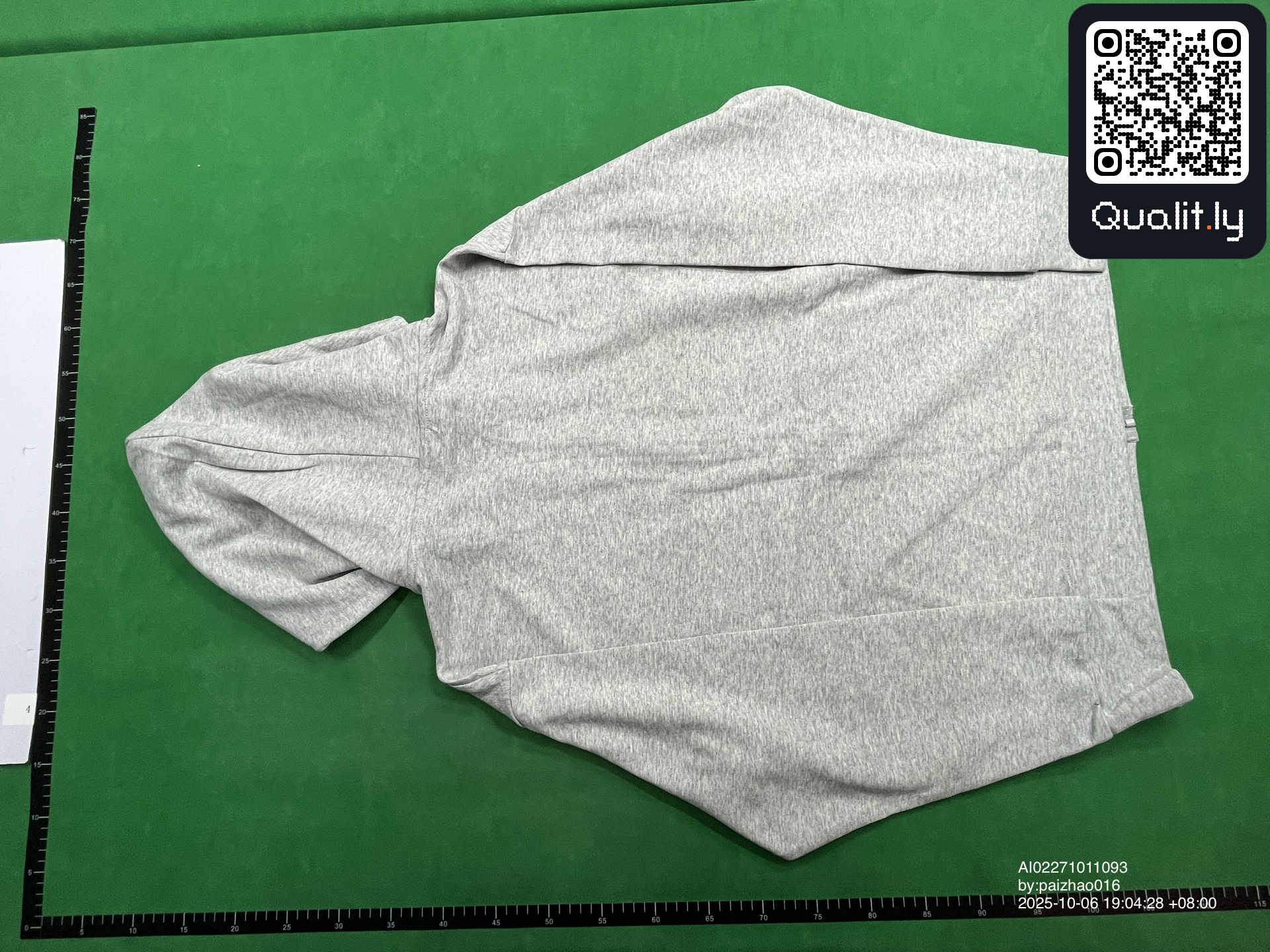 Hoodie QC photo 2 of 64