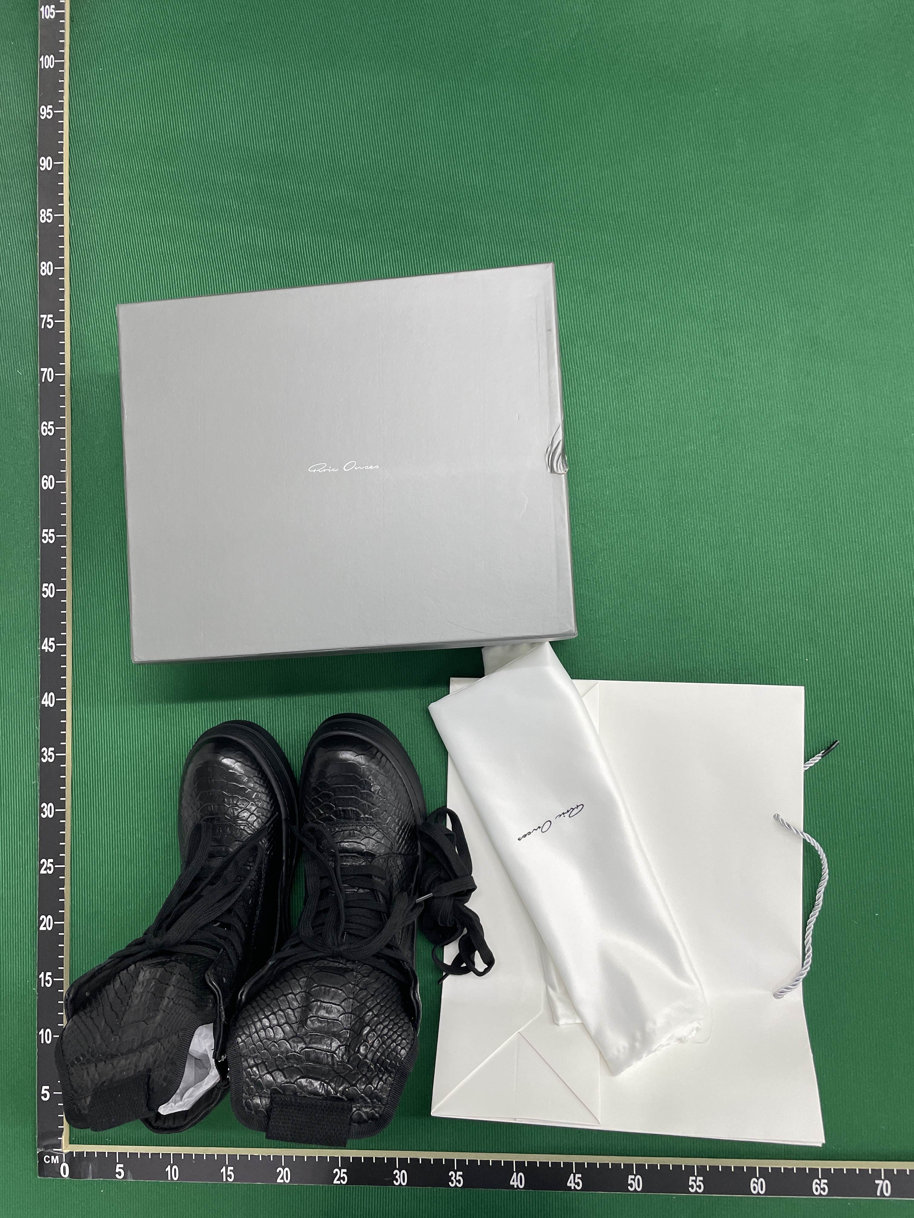 球鞋 QC 照片 1 / 98