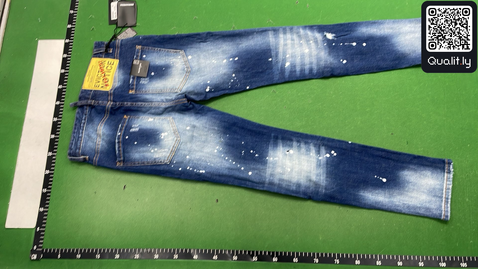 牛仔裤 QC 照片 3 / 34