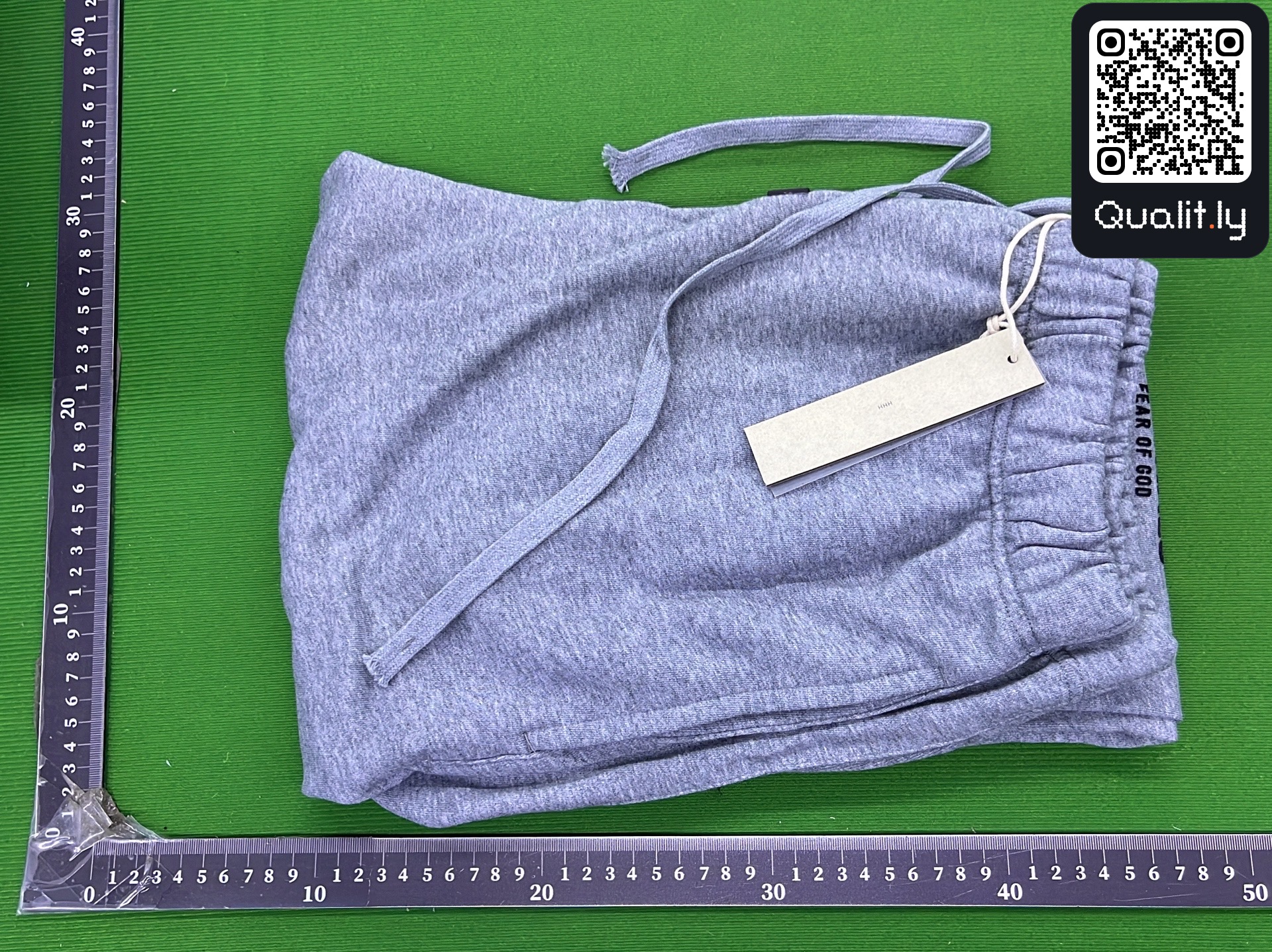 Pants QC photo 1 of 94