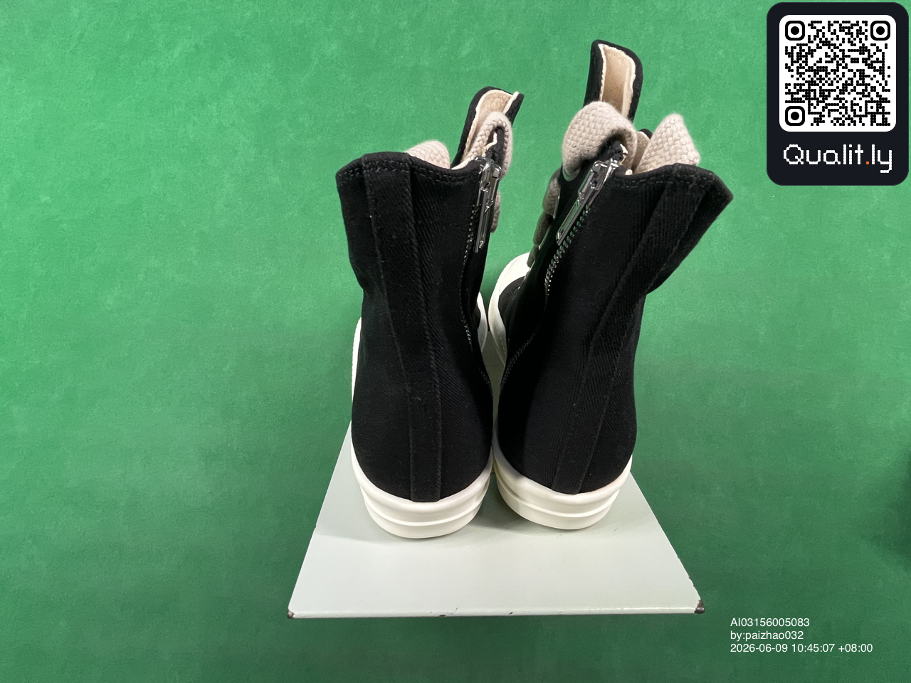 Sneakers QC photo 3 of 78