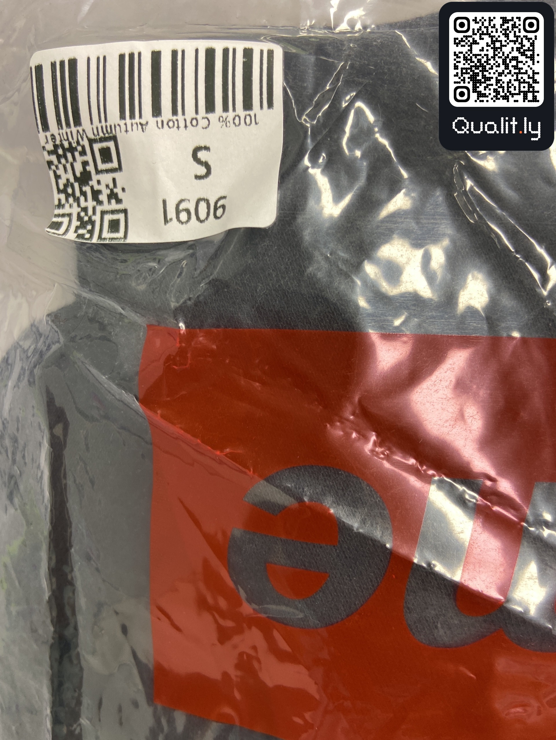 Hoodie QC photo 2 of 96