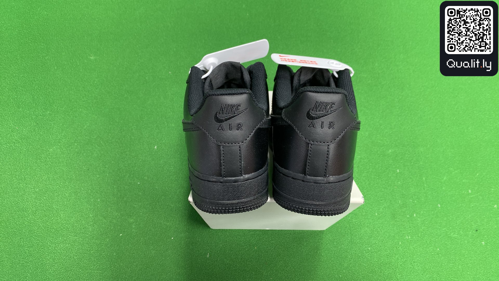 Sneakers QC photo 3 of 24
