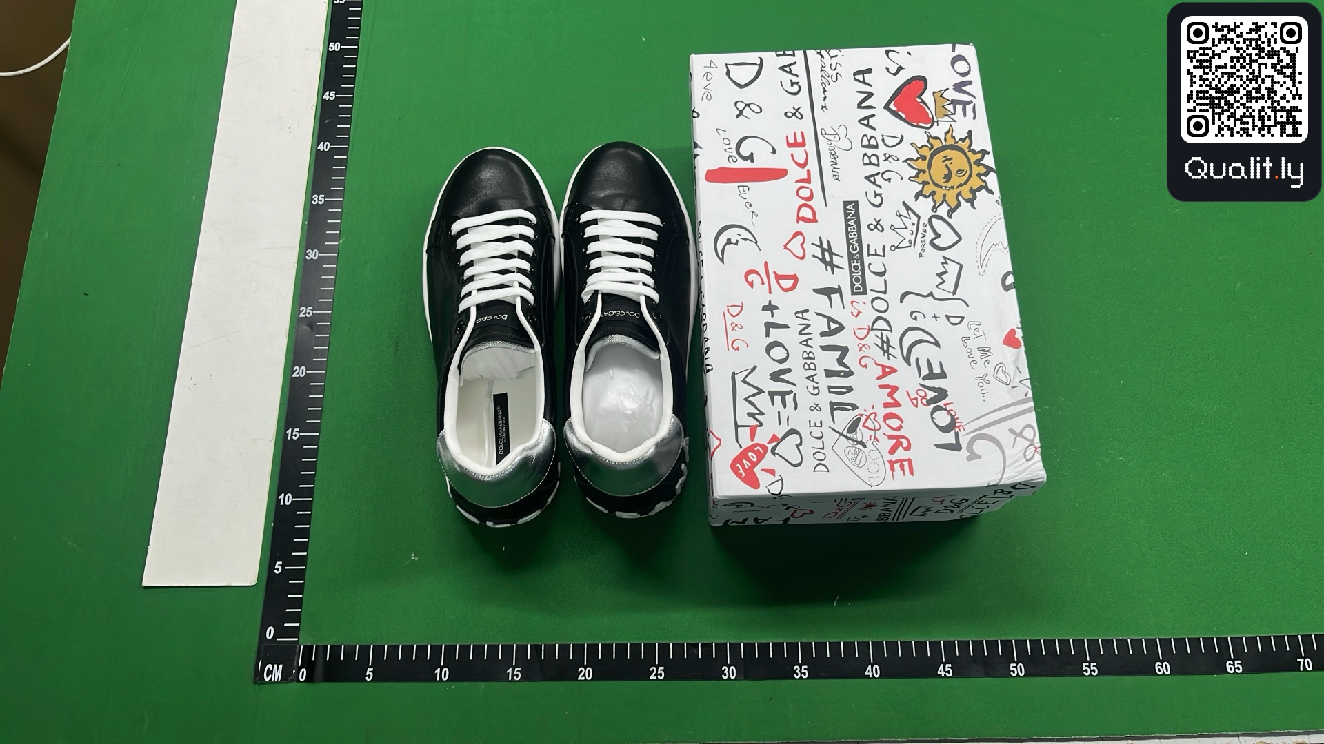 Sneakers QC photo 1 of 6
