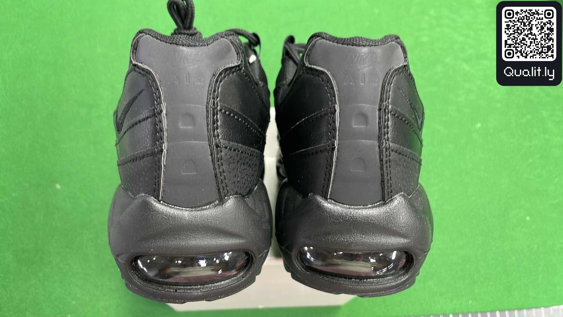Sneakers QC photo 3 of 42