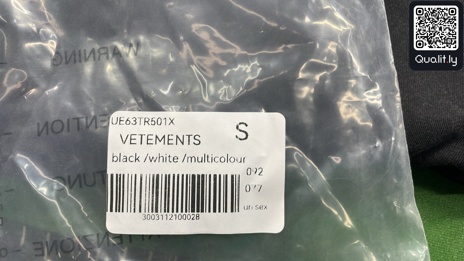 T-shirt QC photo 1 of 104