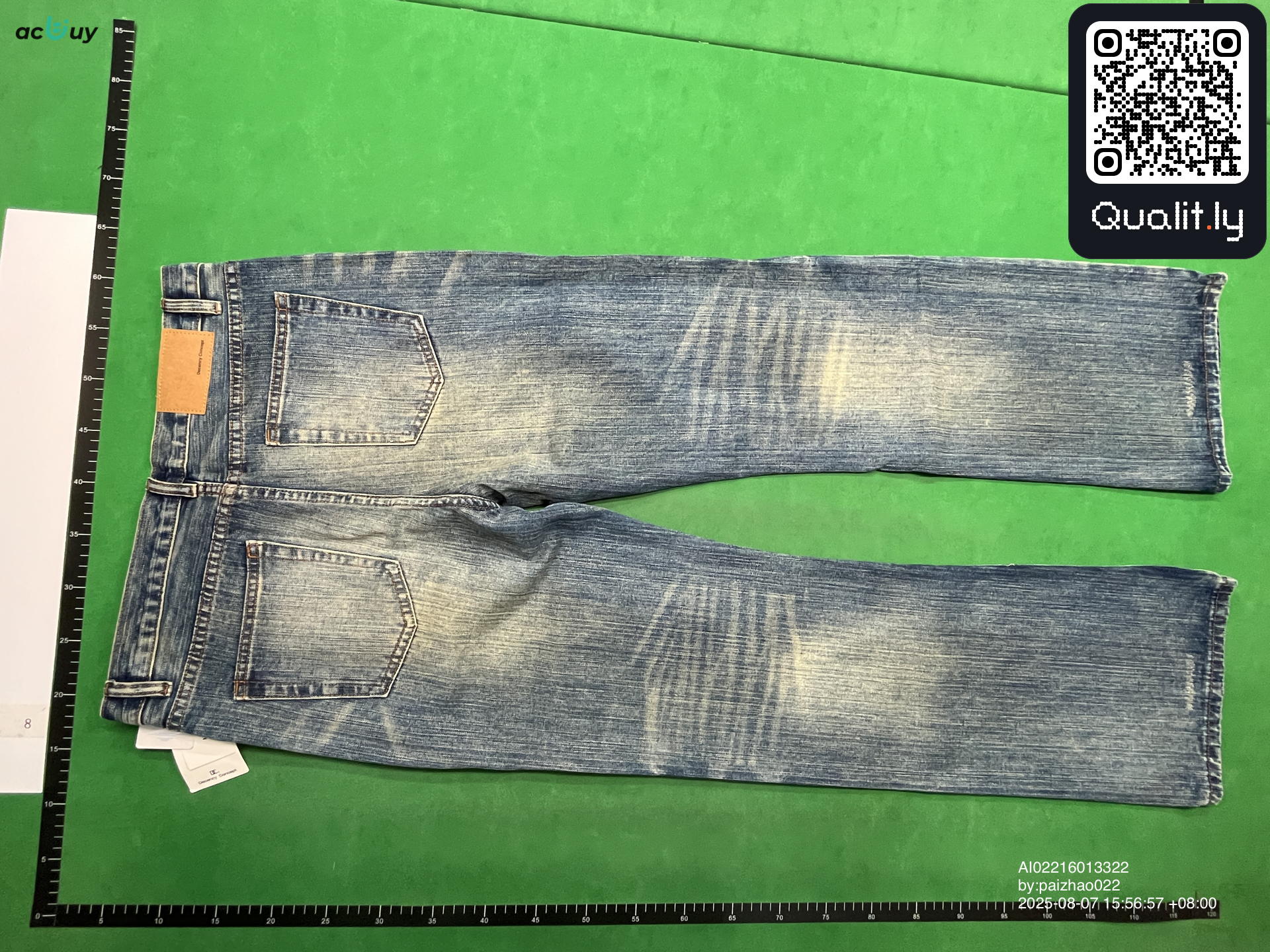 Jeans — QC-Foto 2 von 4