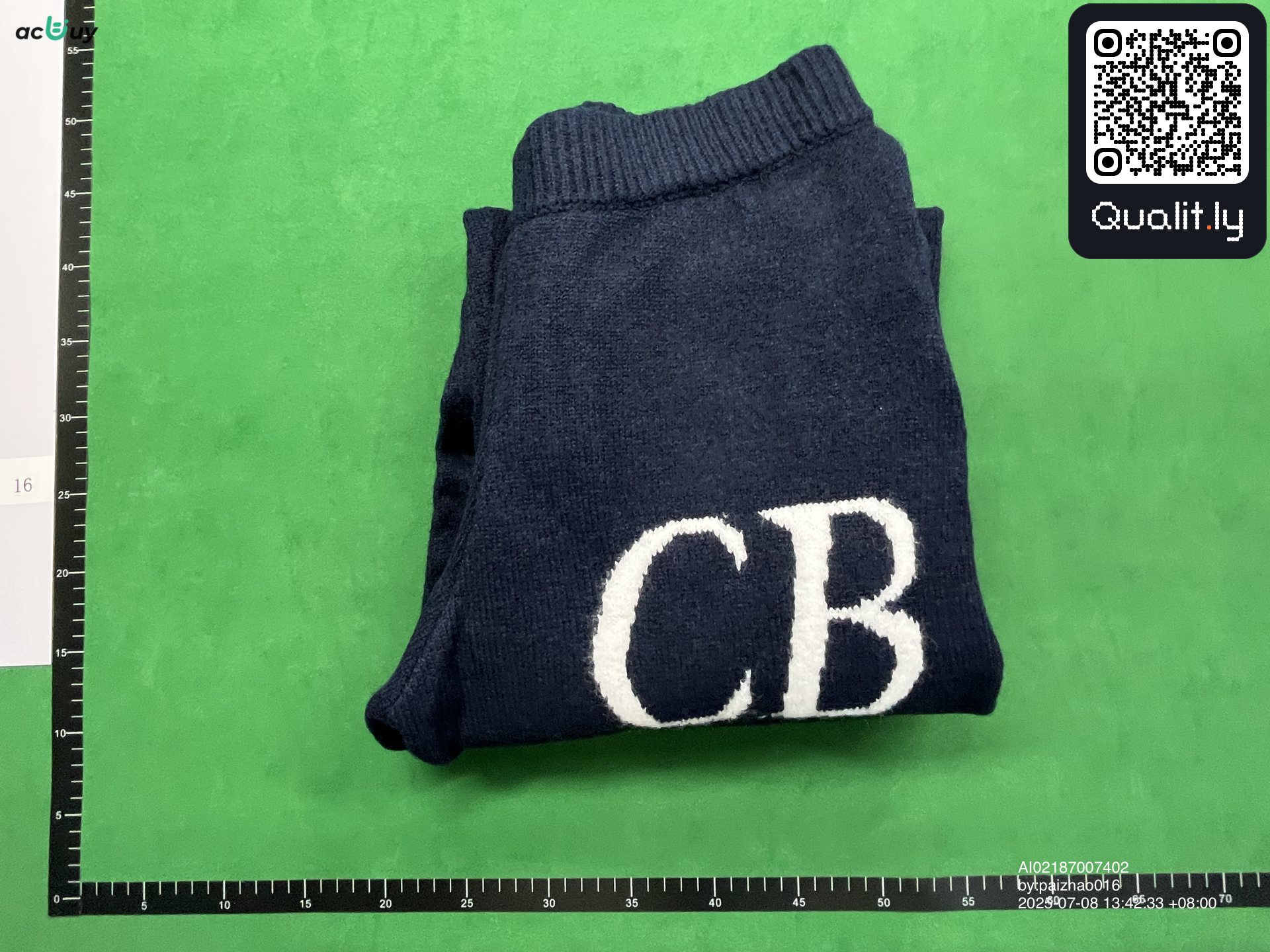 Pants QC photo 1 of 24
