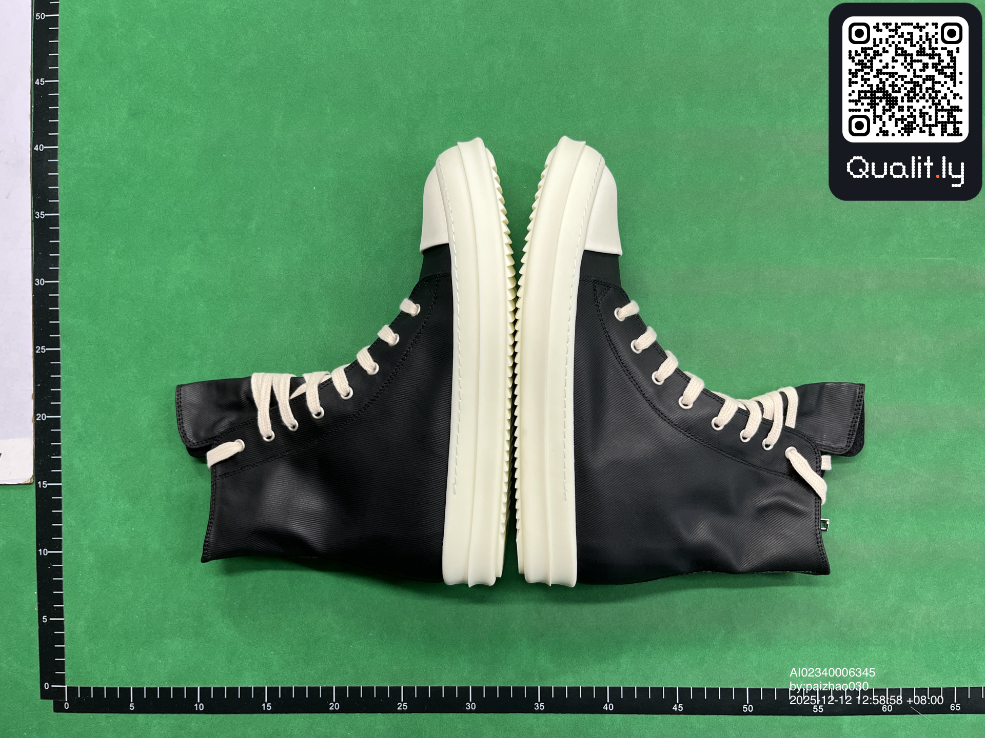 球鞋 QC 照片 2 / 26