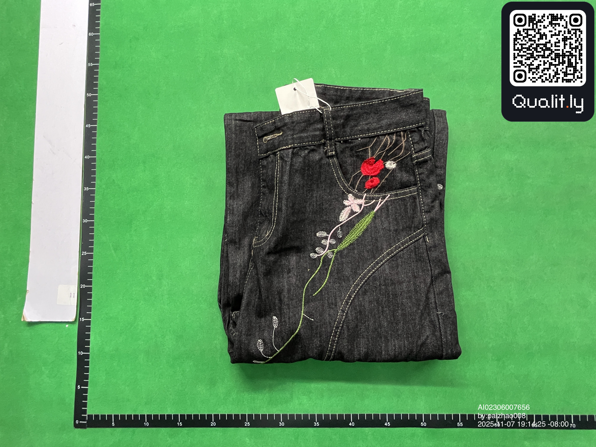 Jeans — foto QC 1 di 8
