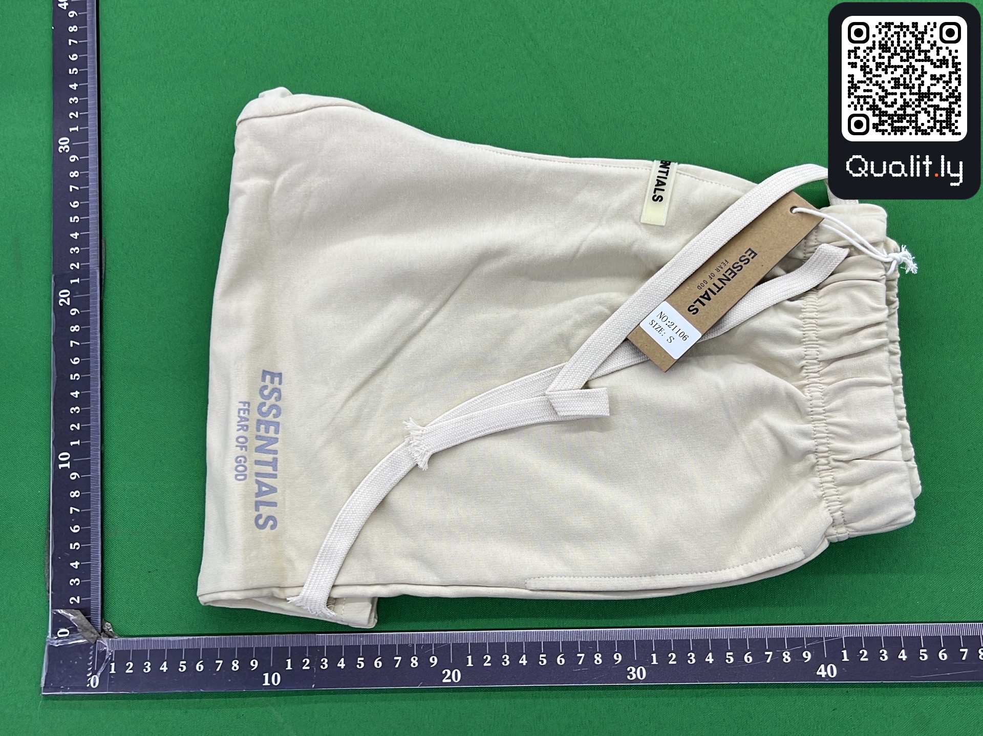 短裤 QC 照片 1 / 16