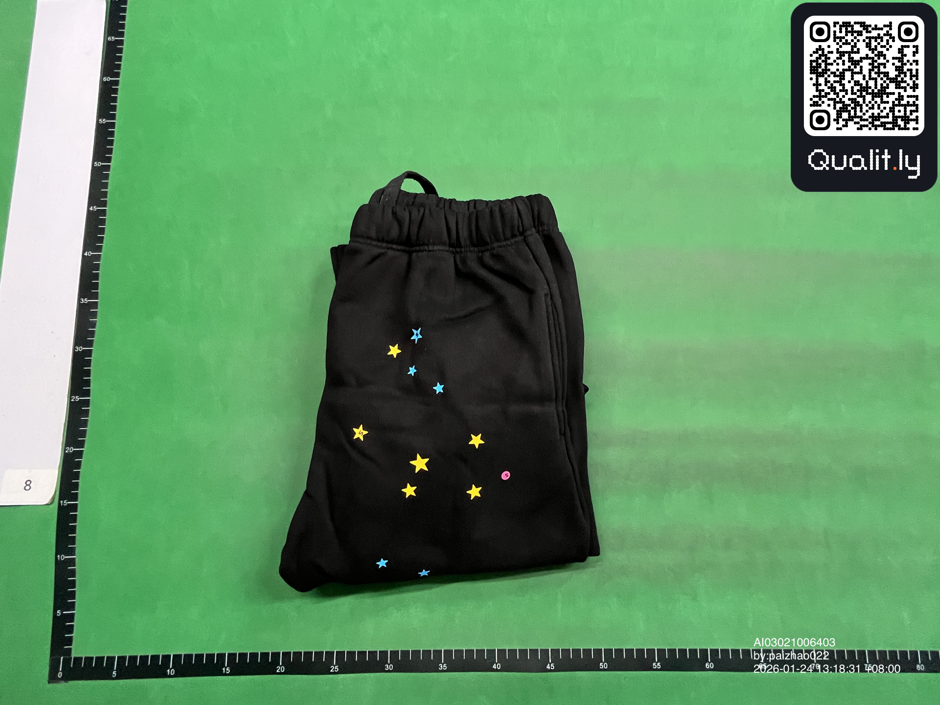 Pet — QC-foto 1 van 18