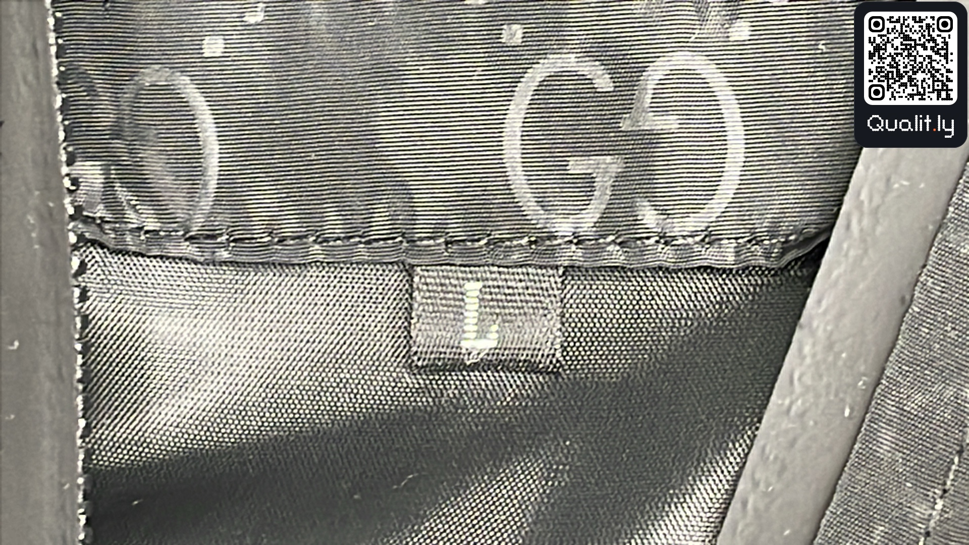 Bluza z kapturem — zdjęcie QC 1 z 4