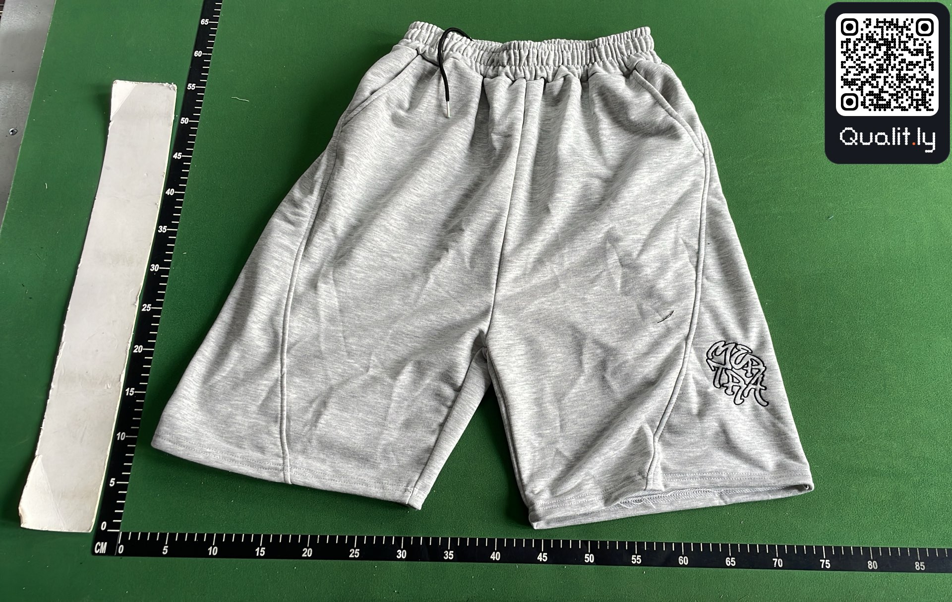 Pantalón corto — foto QC 2 de 8