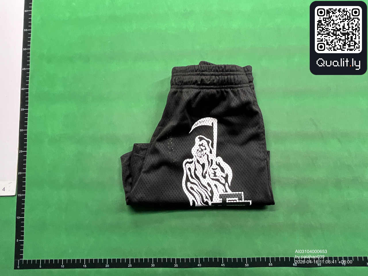 Shorts QC photo 1 of 4
