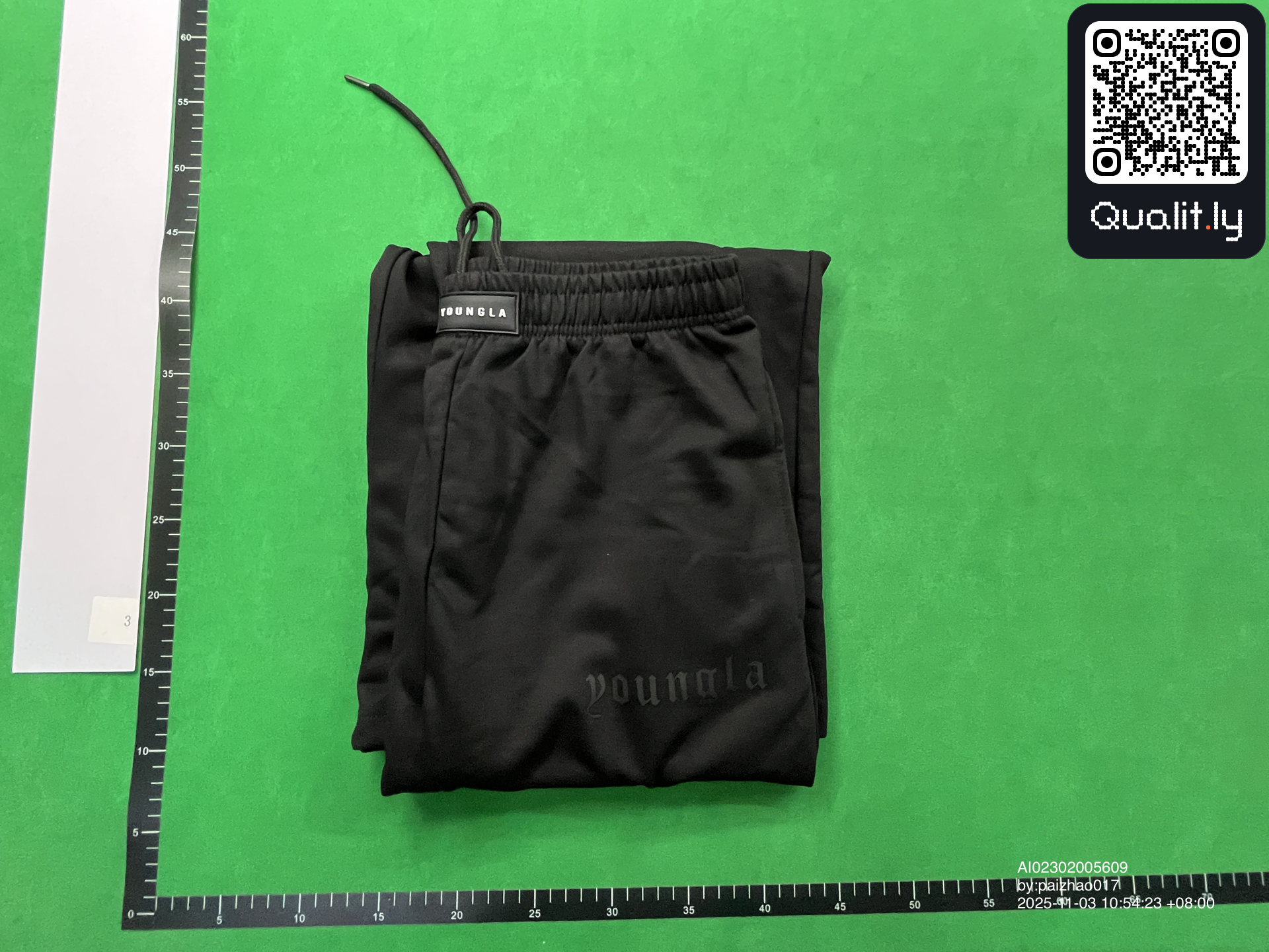 Pantalon — photo QC 1 sur 4